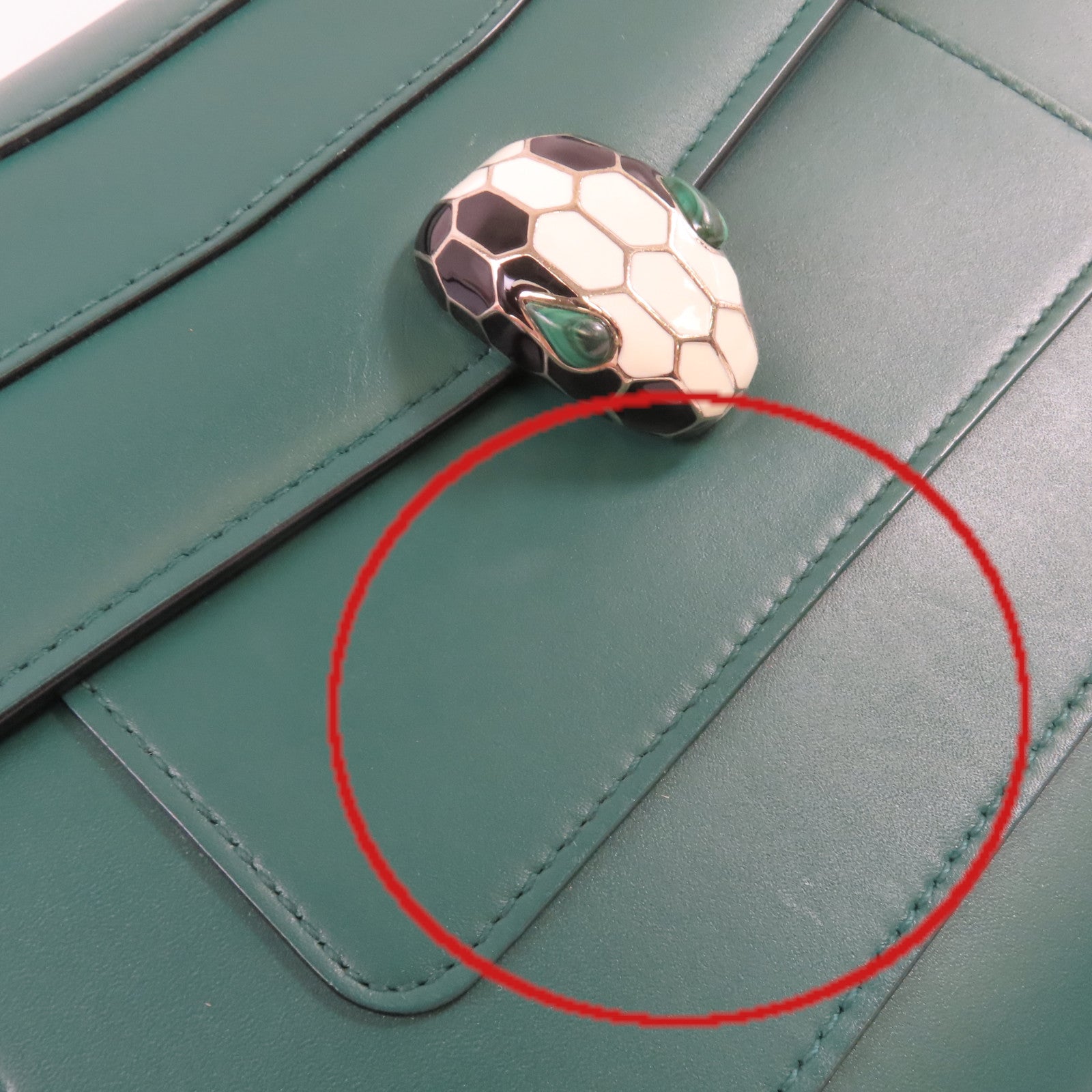 BVLGARI 牛皮皮革Serpenti Forever Shoulder Bag銀扣鏈帶肩背綠色