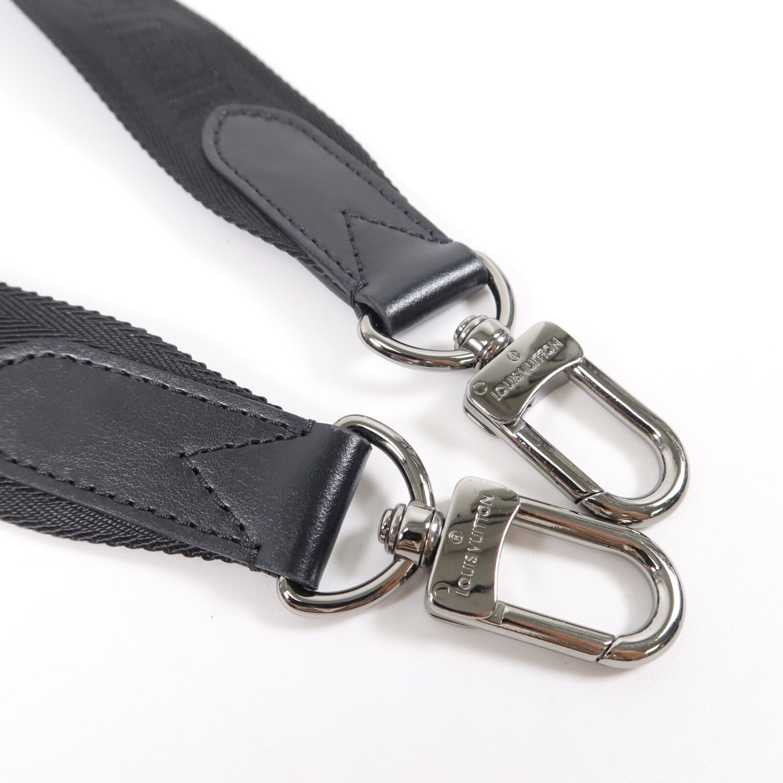 LOUIS VUITTON Monogram Eclipse Reverse Trio Messenger銀扣肩背袋灰色