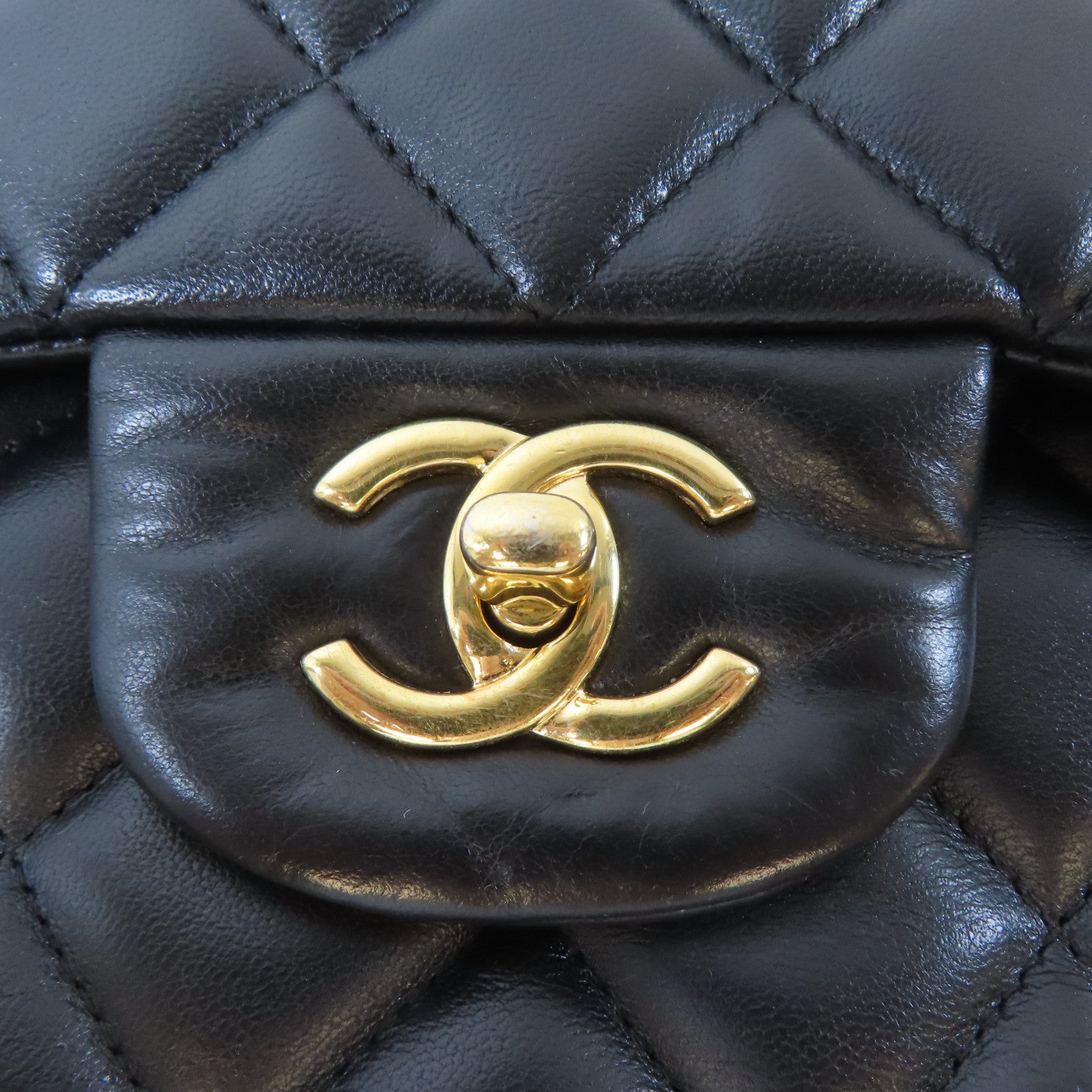 CHANEL 菱格羊皮皮革Classic Jumbo Bag金扣鏈帶肩背袋黑色