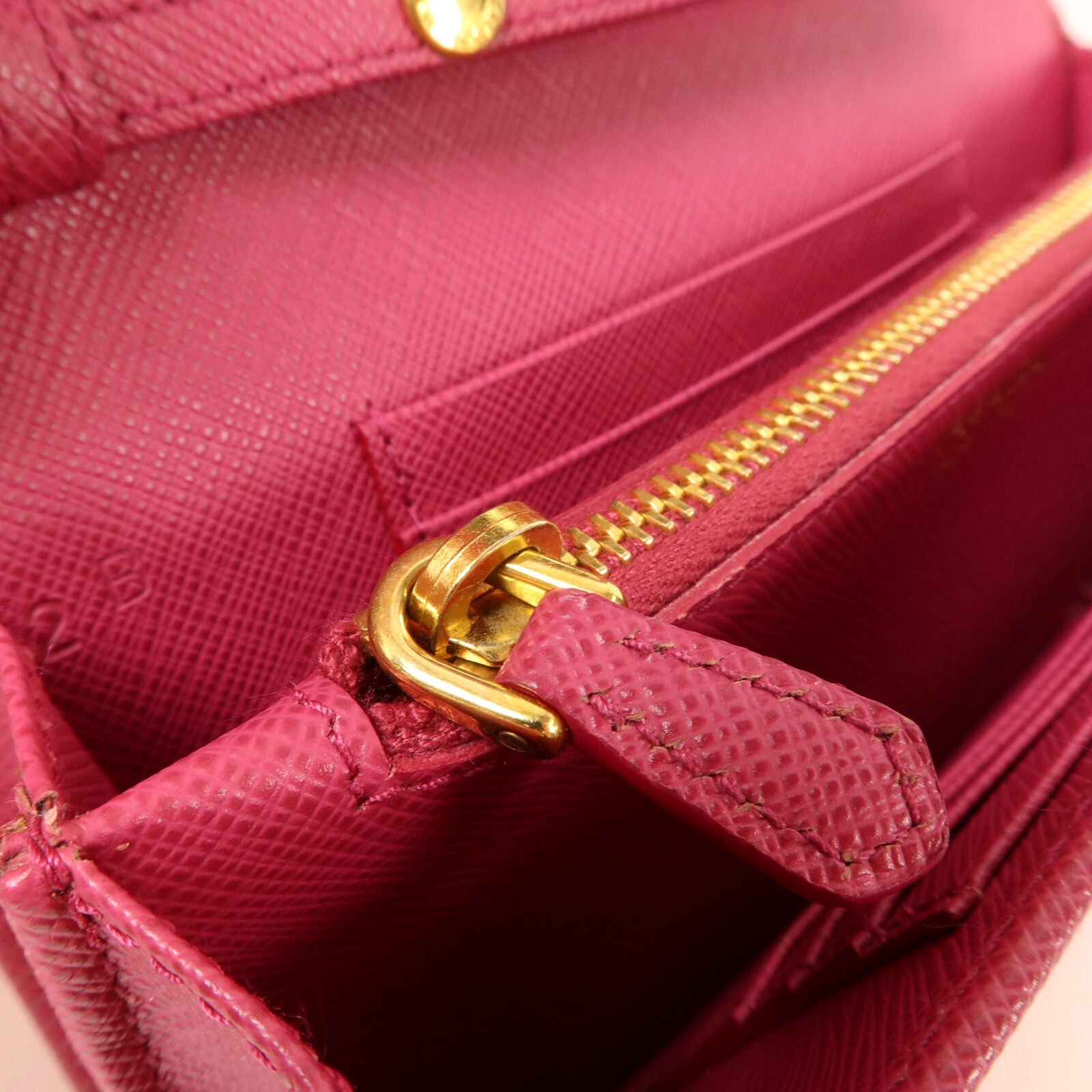 PRADA 牛皮皮革Shoulder Bag鏈帶肩背袋