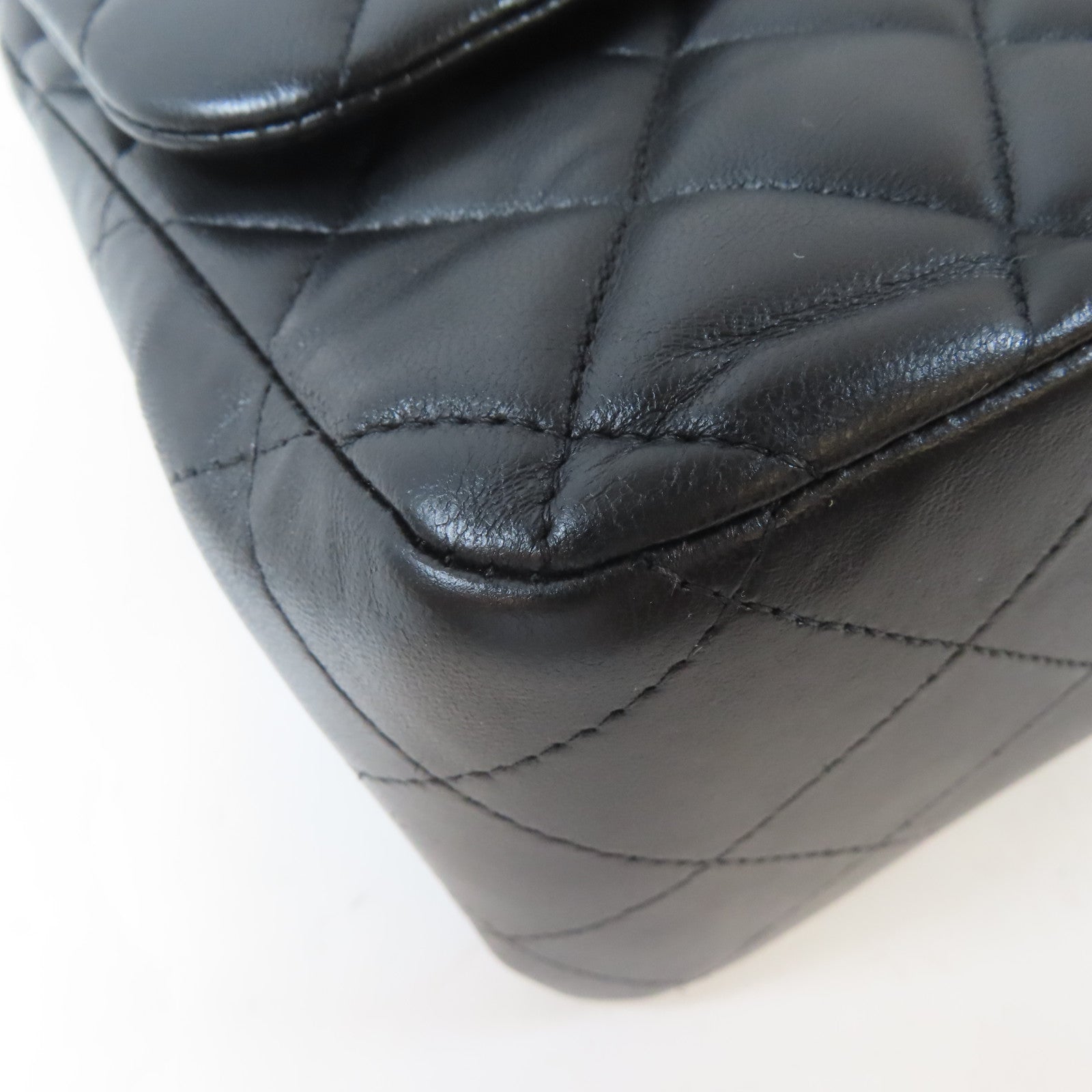 CHANEL 菱格羊皮皮革Classic Jumbo Bag金扣鏈帶肩背袋黑色