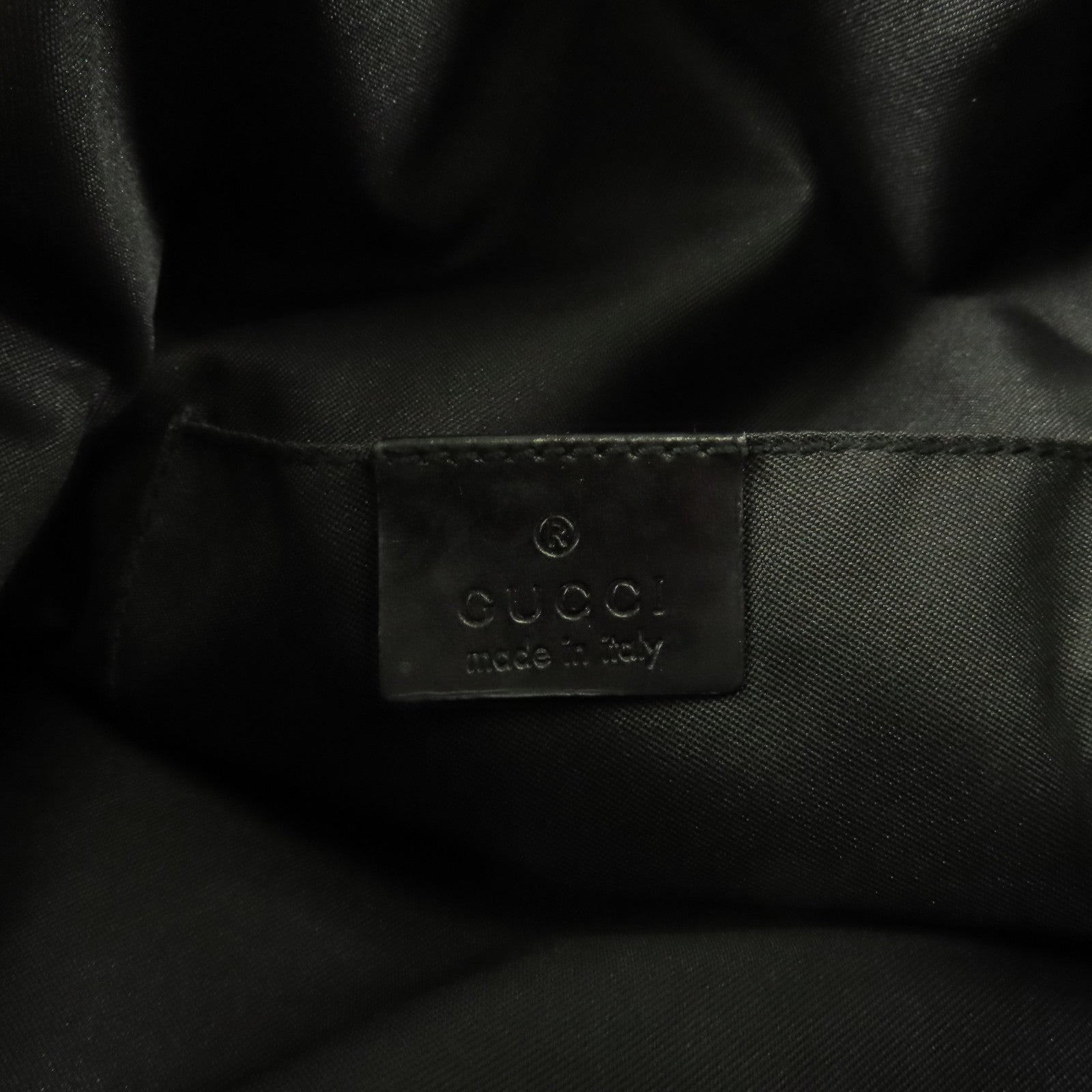 GUCCI 絨布Rare銀扣手挽袋