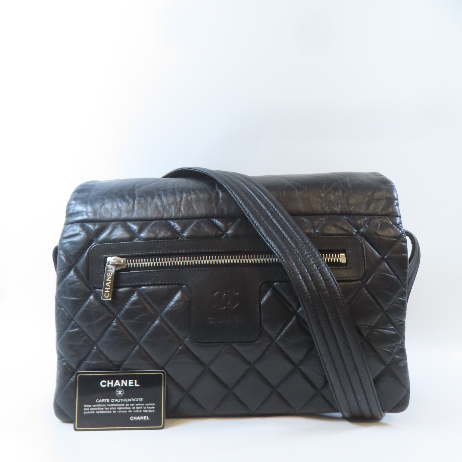 CHANEL 菱格尼龍Coco Cocoon Messenger Bag銀扣肩背袋黑色