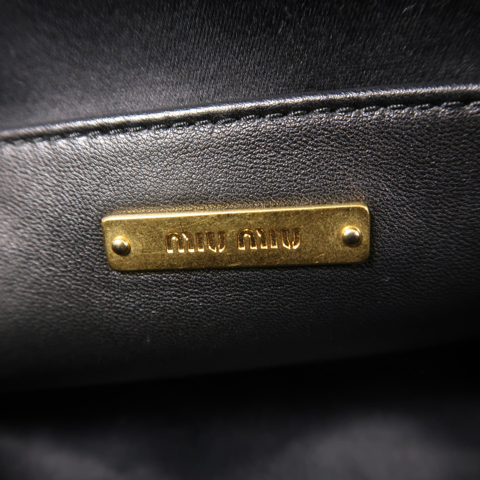 Miu Miu 羊皮皮革Chain Shoulder金扣鏈帶肩背袋