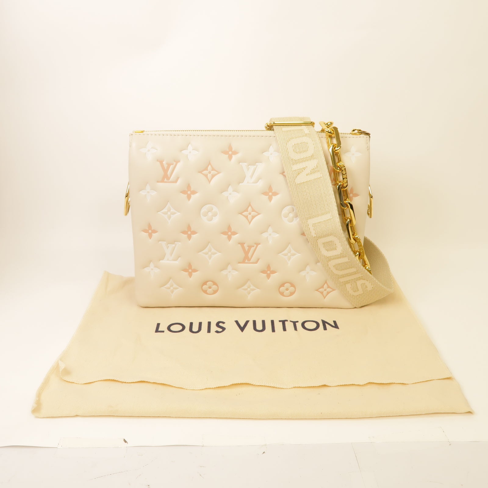 LOUIS VUITTON Monogram Coussin PM金扣手挽肩背兩用袋米色粉紅色