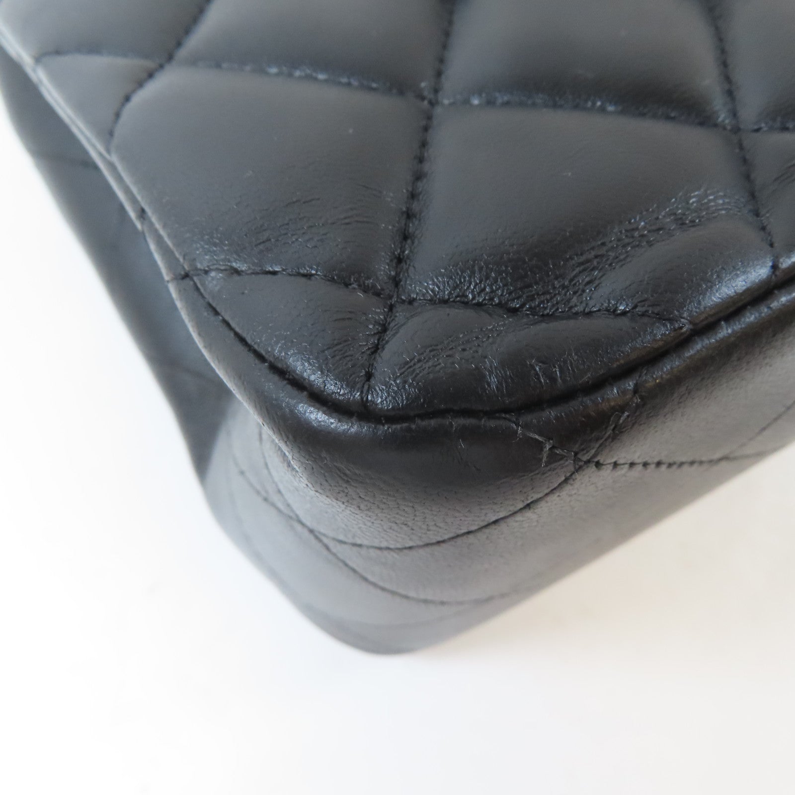 CHANEL 菱格羊皮皮革Classic Jumbo Bag金扣鏈帶肩背袋黑色