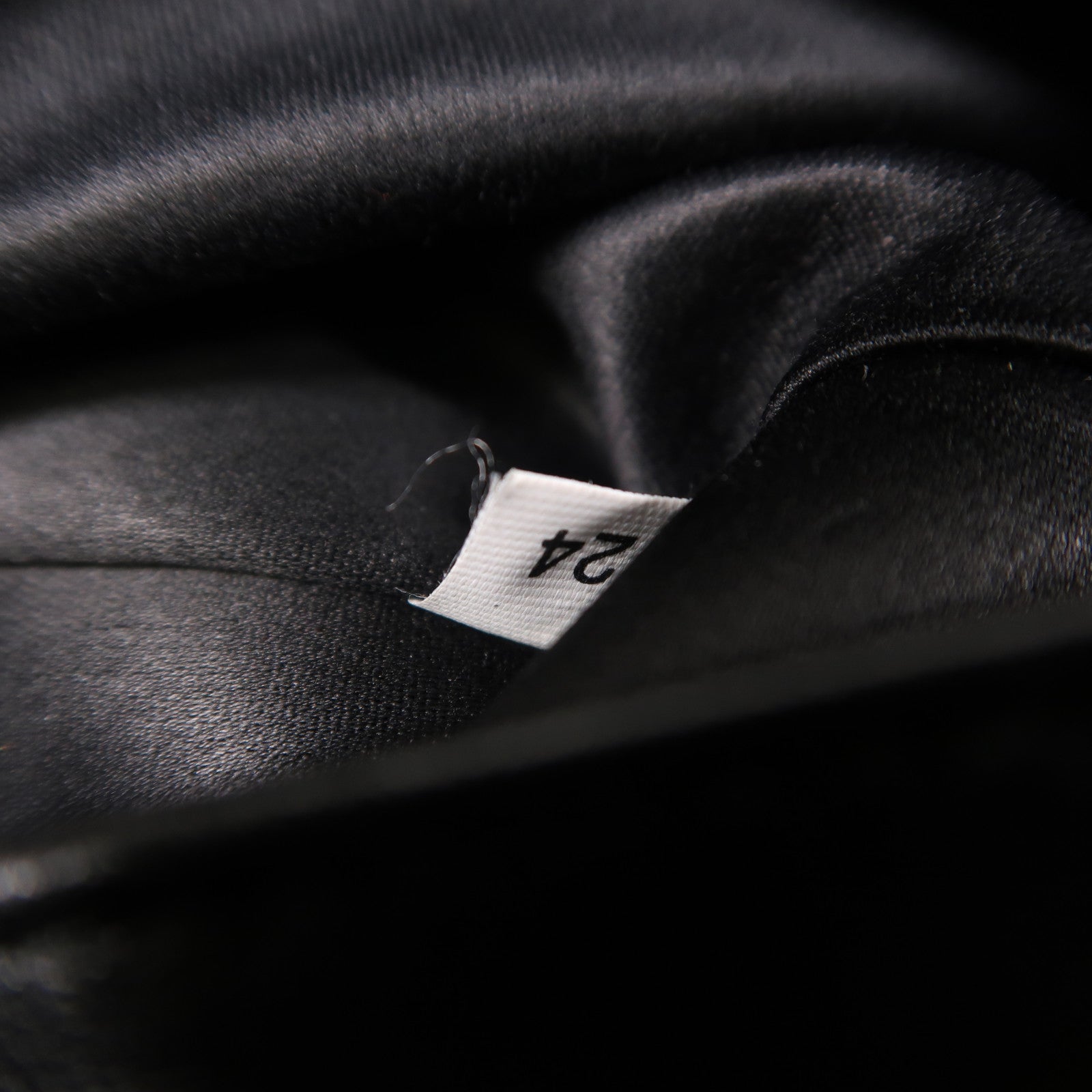 Miu Miu 羊皮皮革Chain Shoulder金扣鏈帶肩背袋