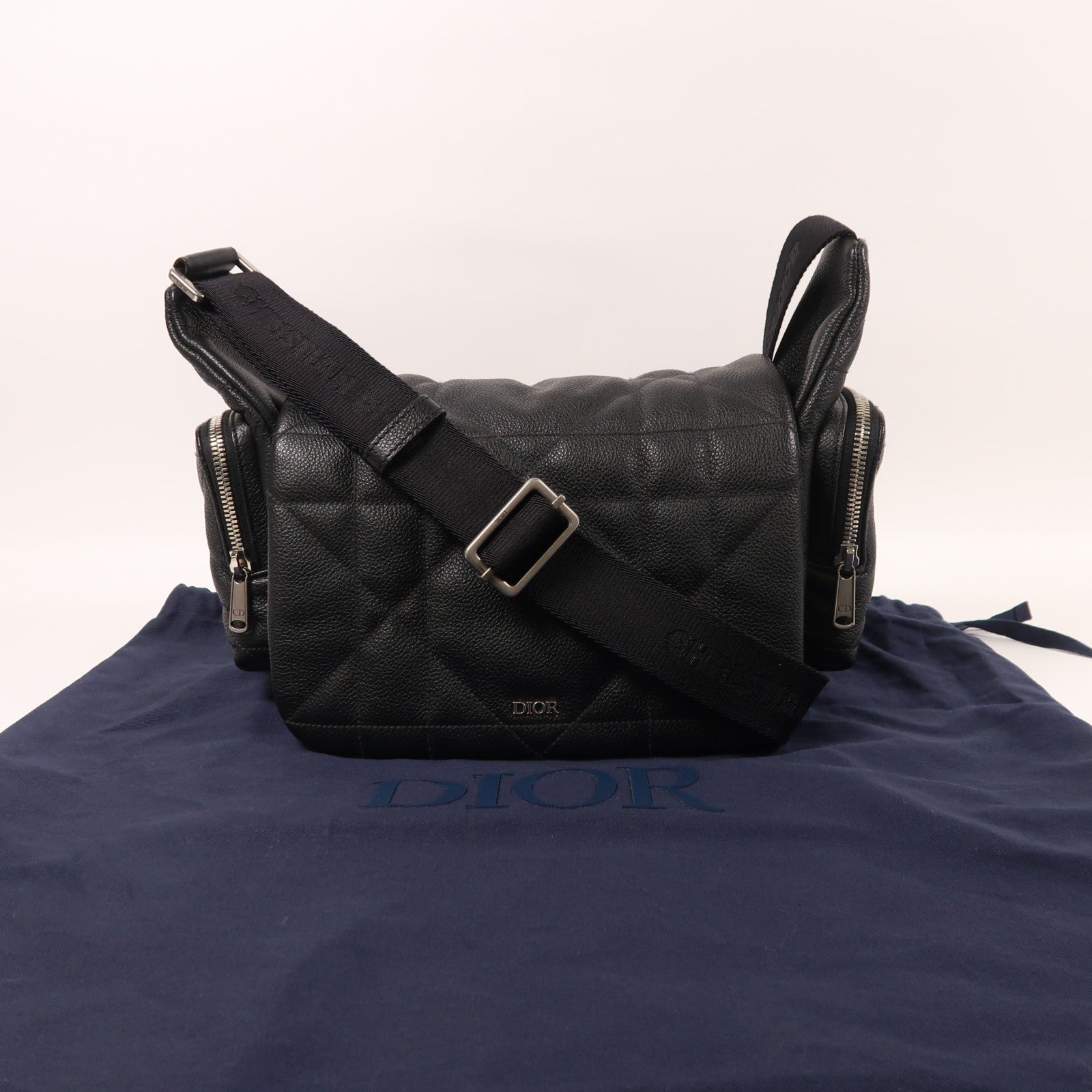 Dior 牛皮皮革Camera Bag銀扣肩背袋