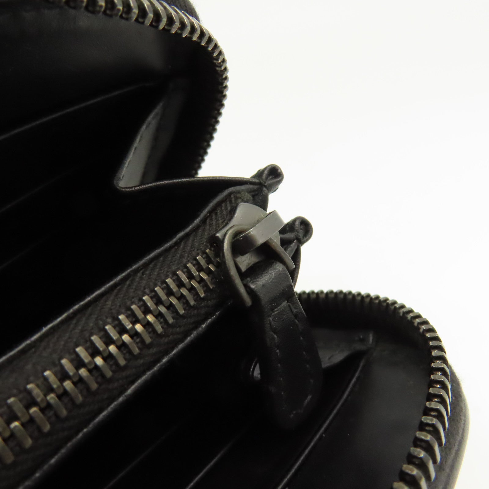 BOTTEGA VENETA 【激減優惠】織紋皮革Zipper Long Wallet拉鏈長錢包黑色