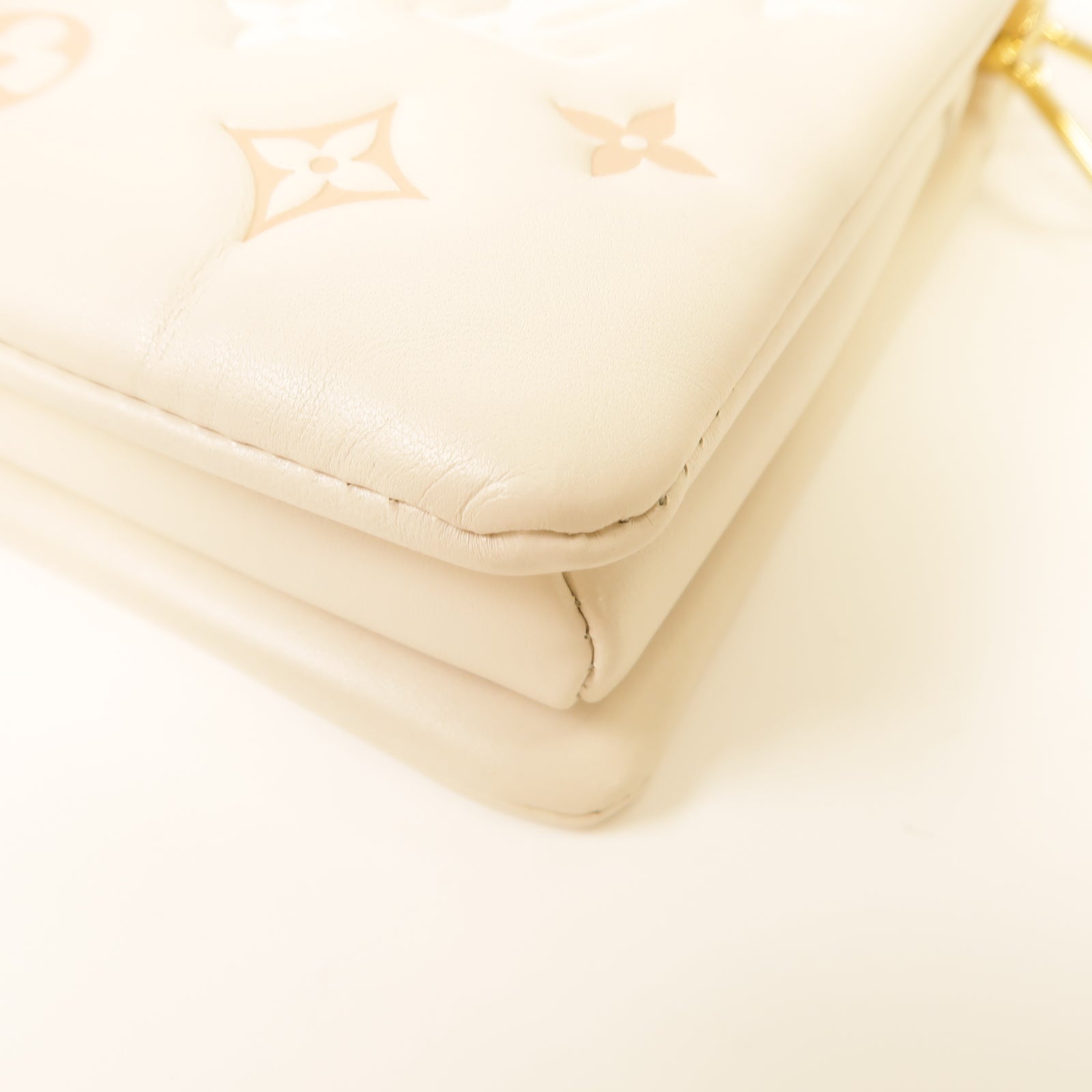 LOUIS VUITTON Monogram Coussin PM金扣手挽肩背兩用袋米色粉紅色