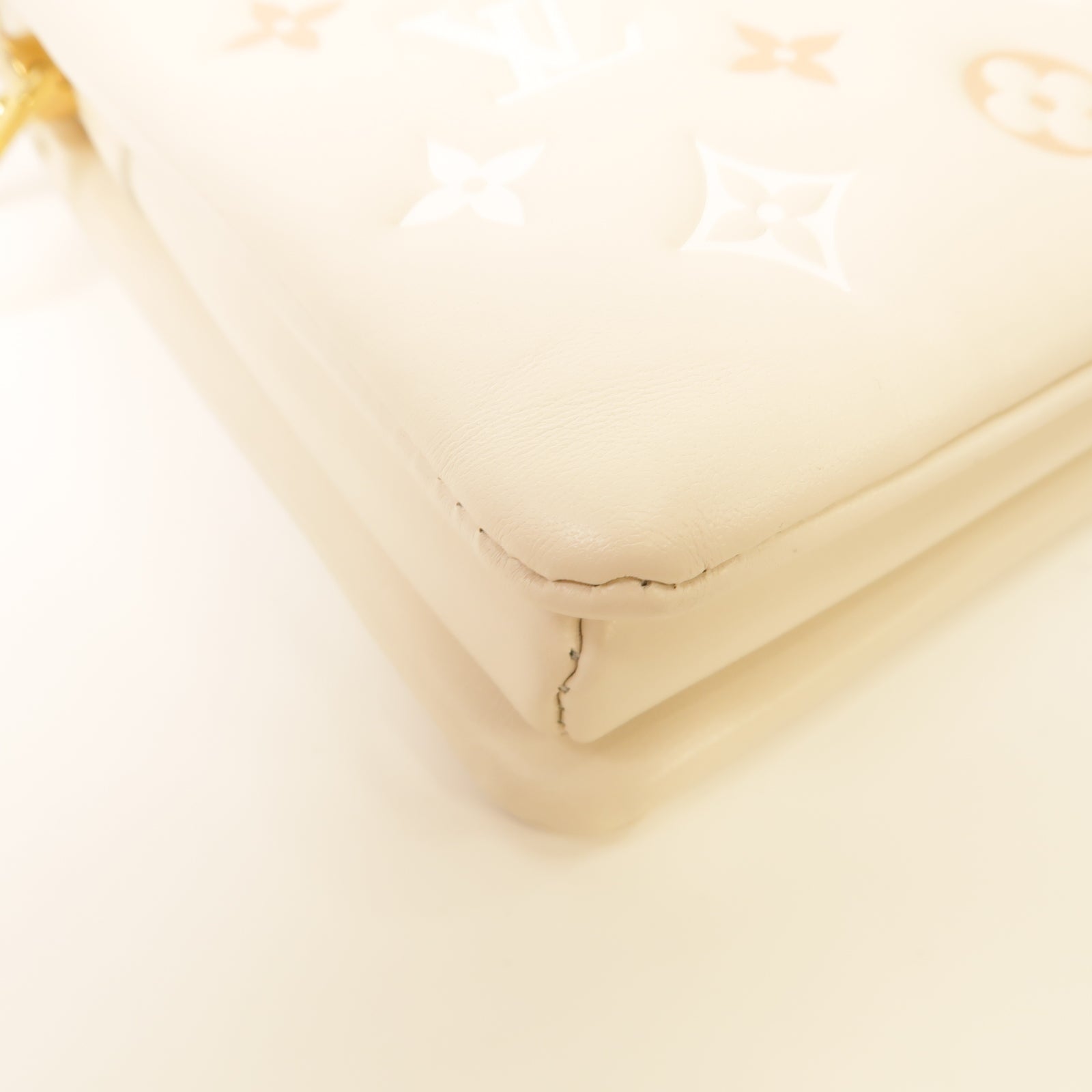 LOUIS VUITTON Monogram Coussin PM金扣手挽肩背兩用袋米色粉紅色
