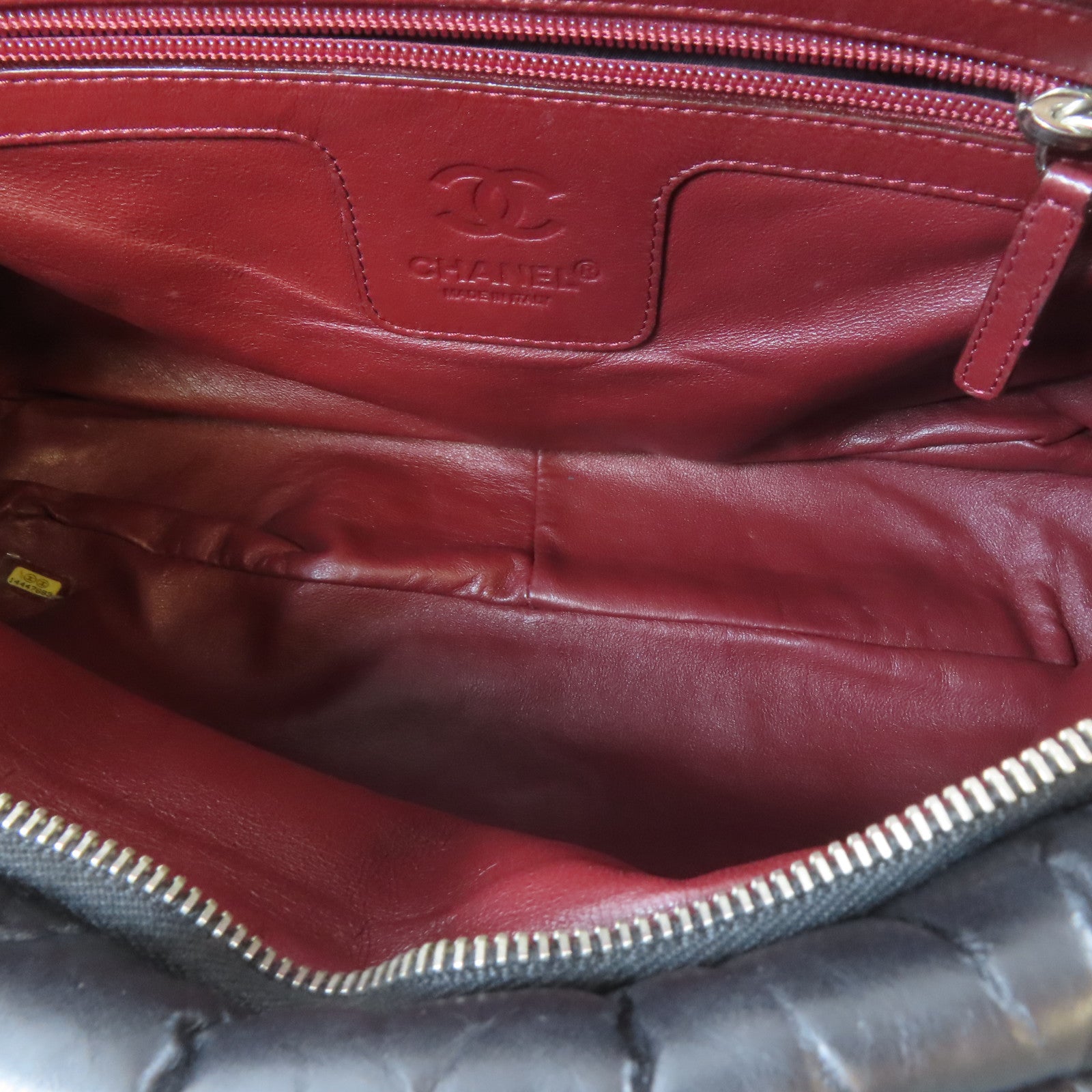 CHANEL 菱格尼龍Coco Cocoon Messenger Bag銀扣肩背袋黑色