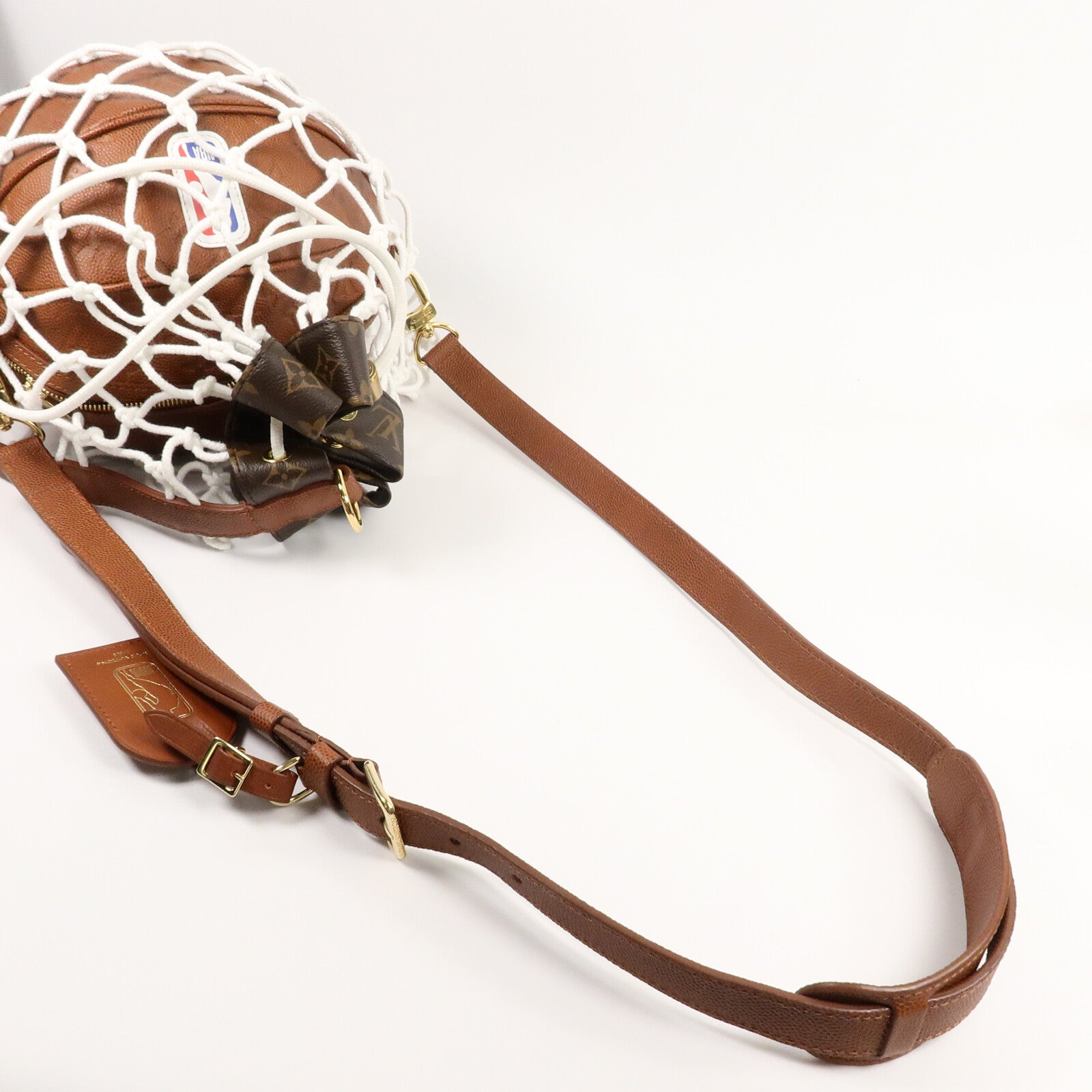 LOUIS VUITTON Monogram/牛皮皮革LV x NBA Ball in Basket Bag肩背袋