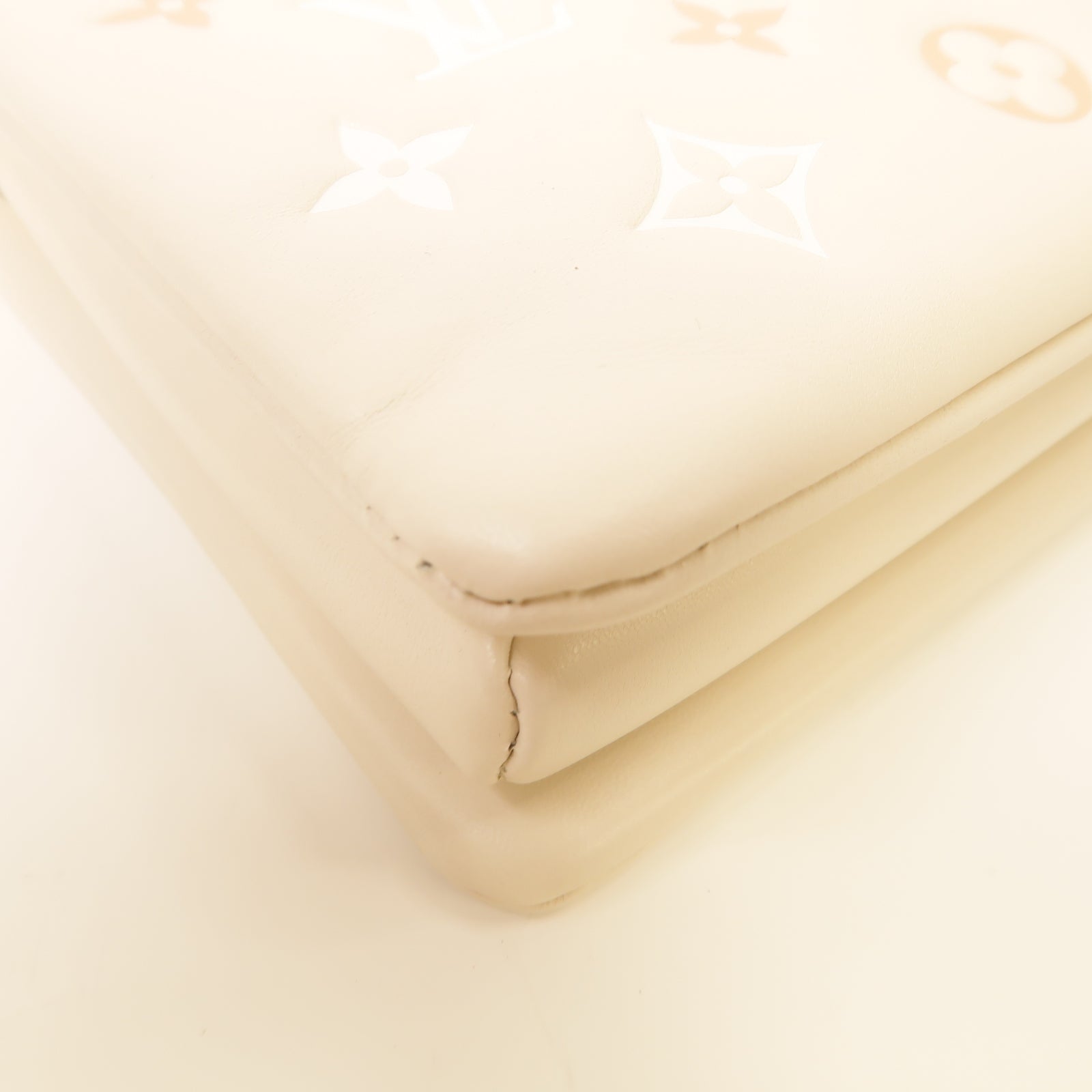 LOUIS VUITTON Monogram Coussin PM金扣手挽肩背兩用袋米色粉紅色