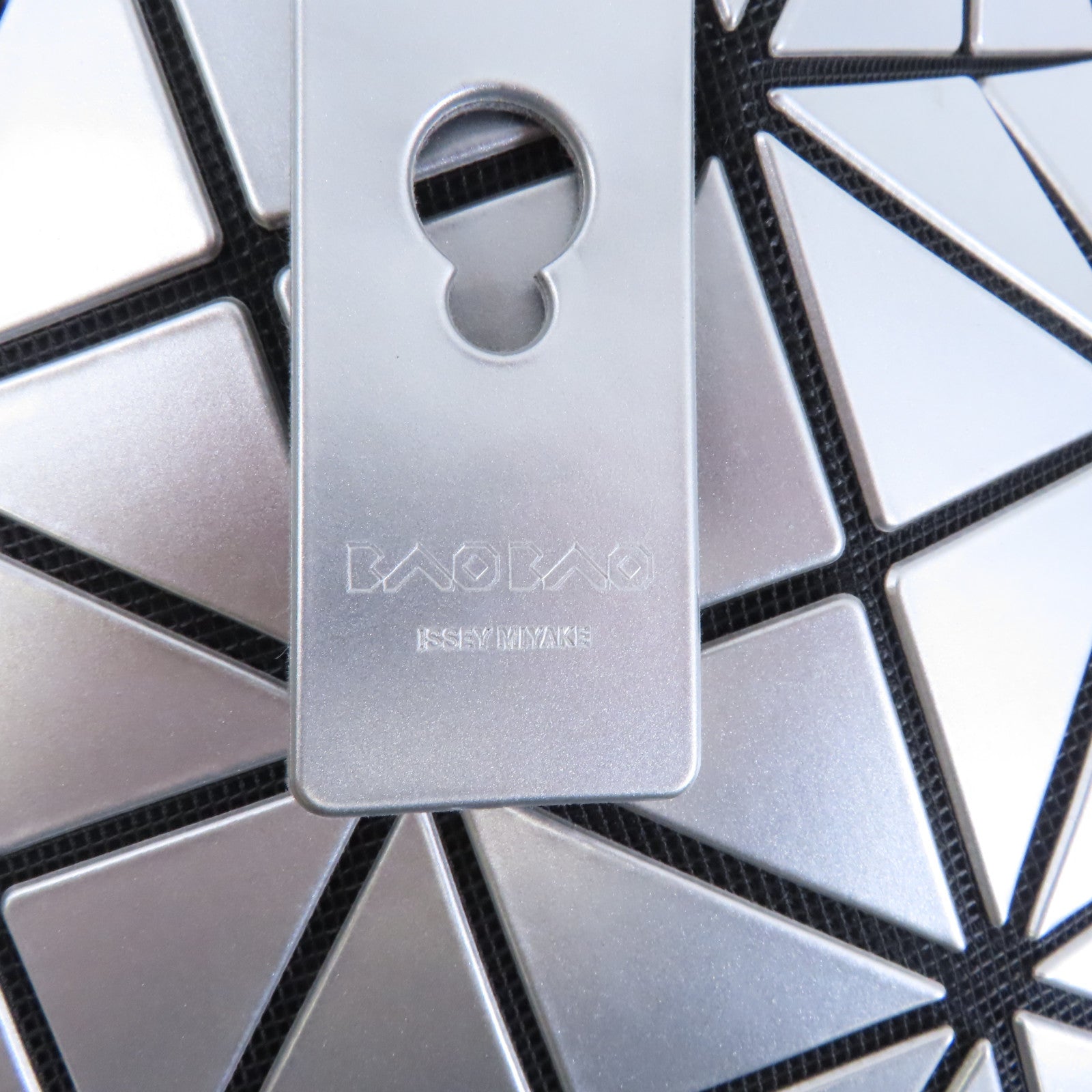 ISSEY MIYAKE PVC ISSEY MIYAKE Bao Bao銀扣手挽袋銀色