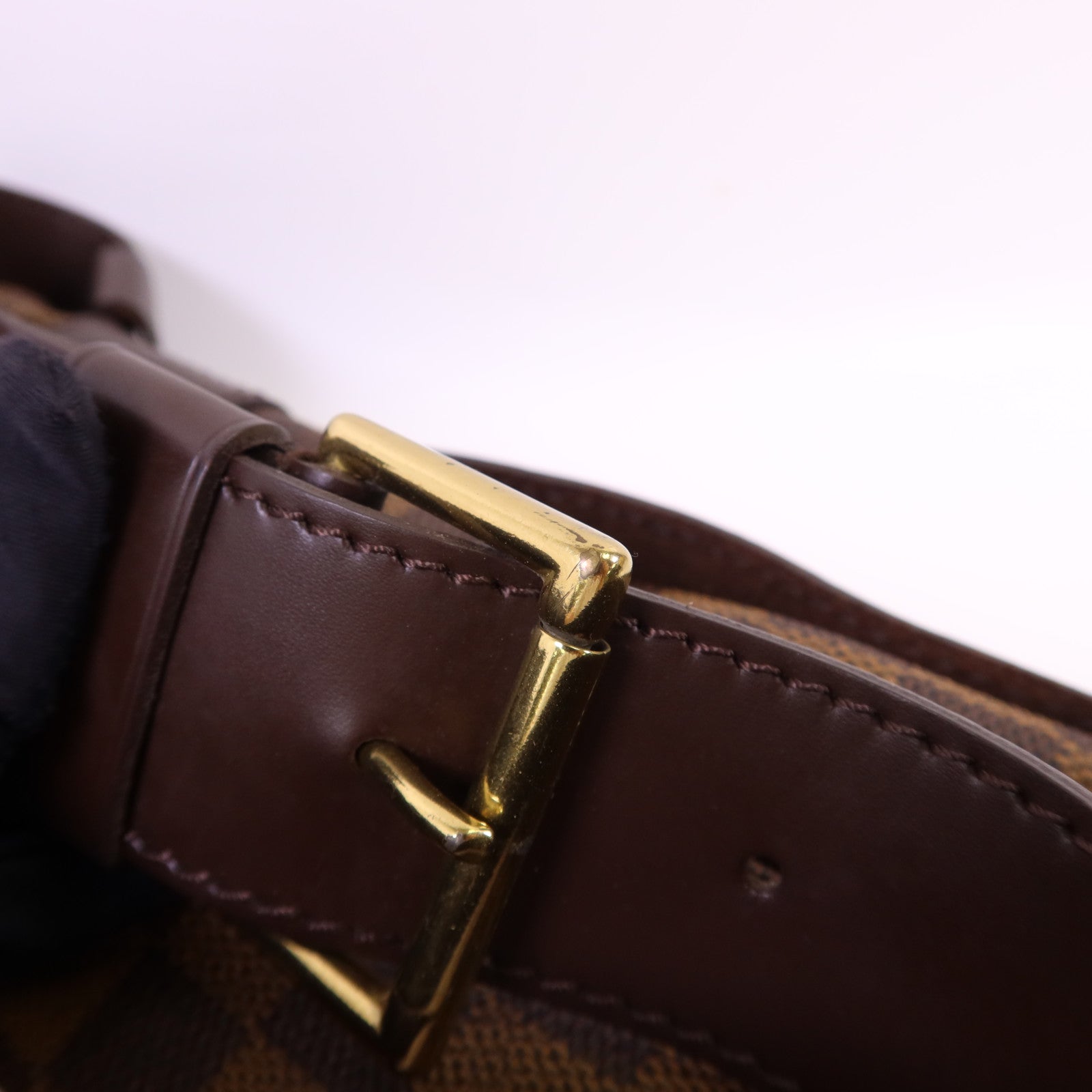 LOUIS VUITTON Damier Bastille金扣肩背袋