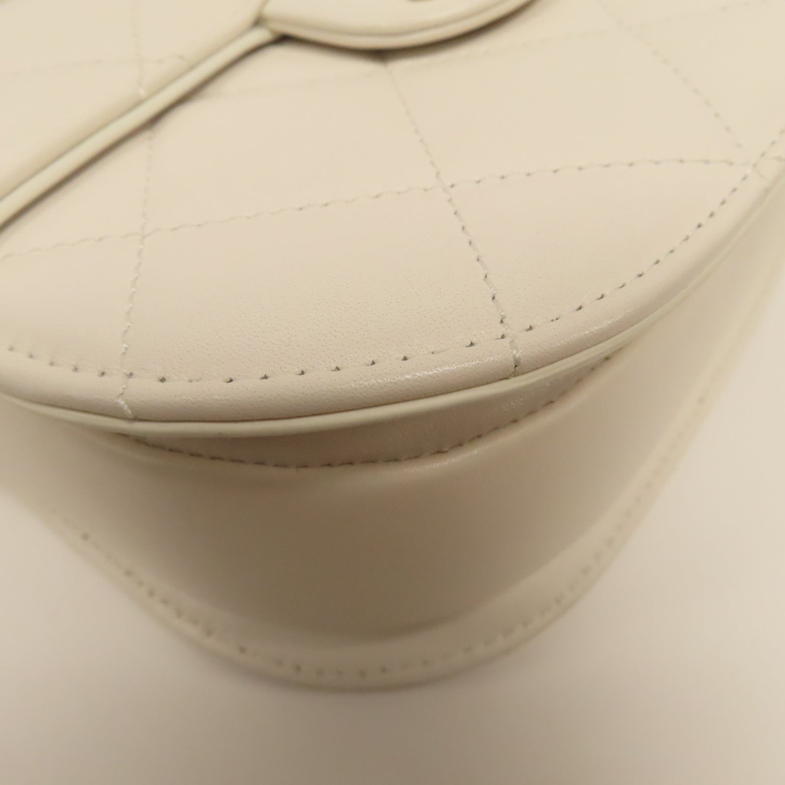 CHANEL 菱格牛皮皮革Shoulder Bag金扣鏈帶肩背袋白色