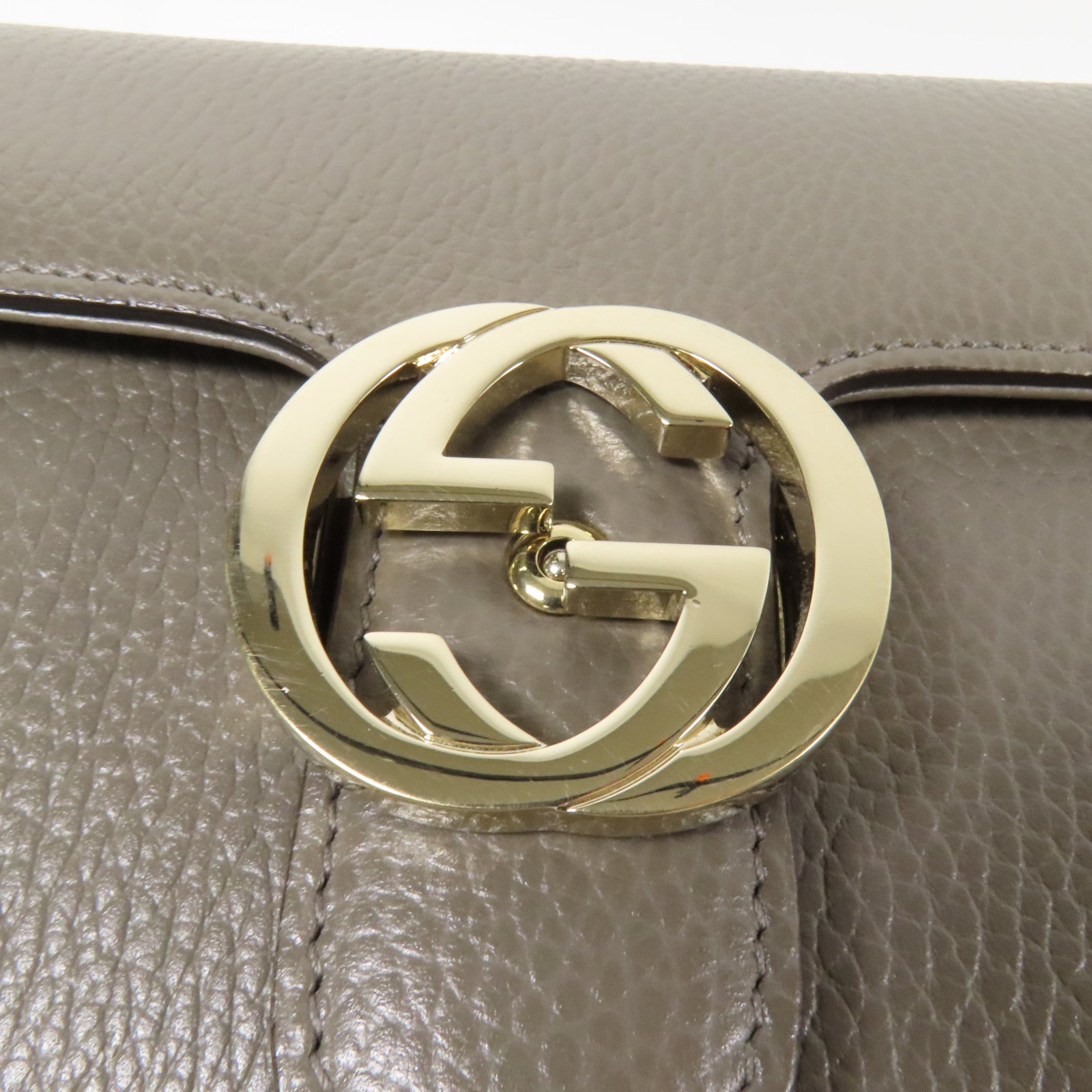 GUCCI 牛皮皮革Interlocking G金扣鏈帶肩背袋