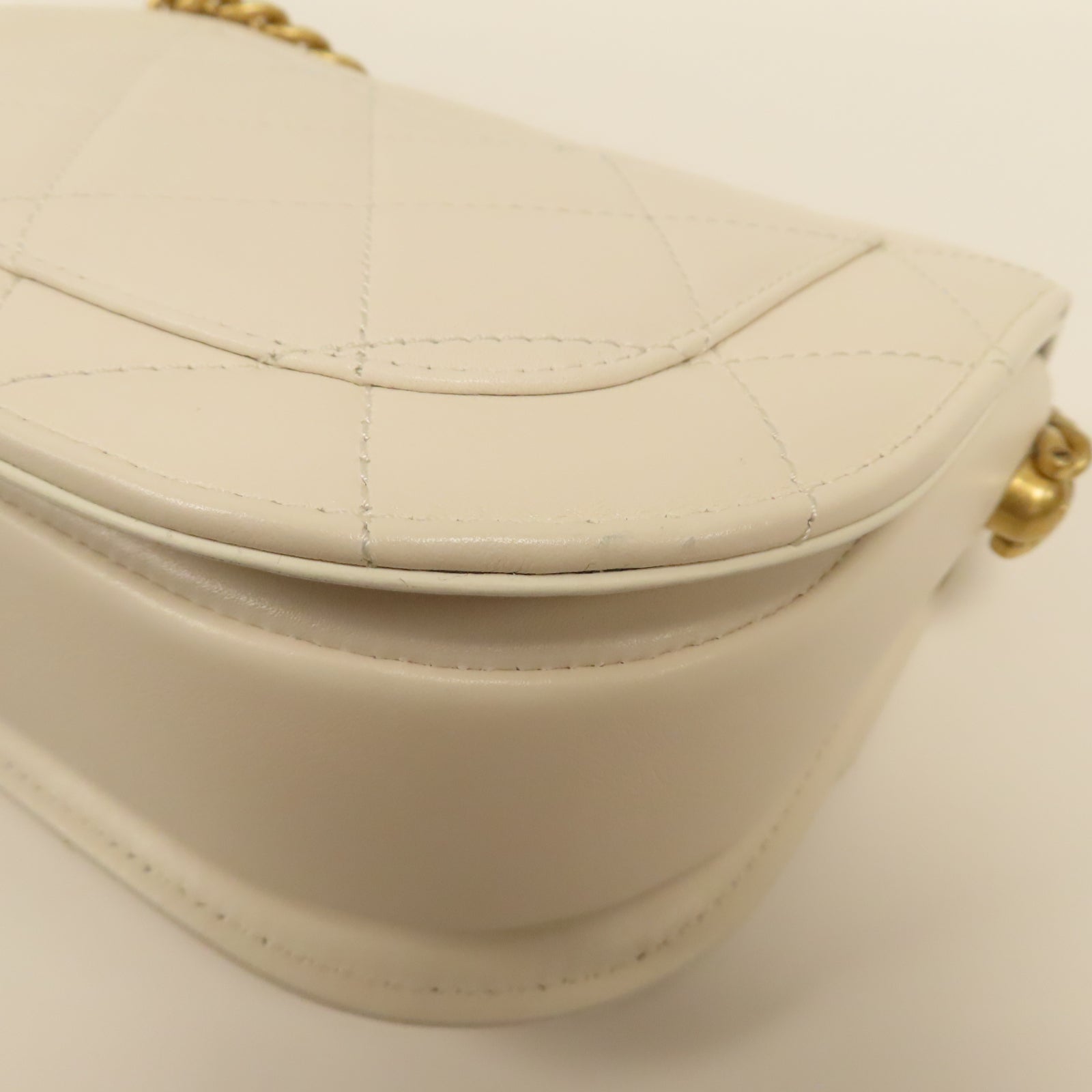 CHANEL 菱格牛皮皮革Shoulder Bag金扣鏈帶肩背袋白色