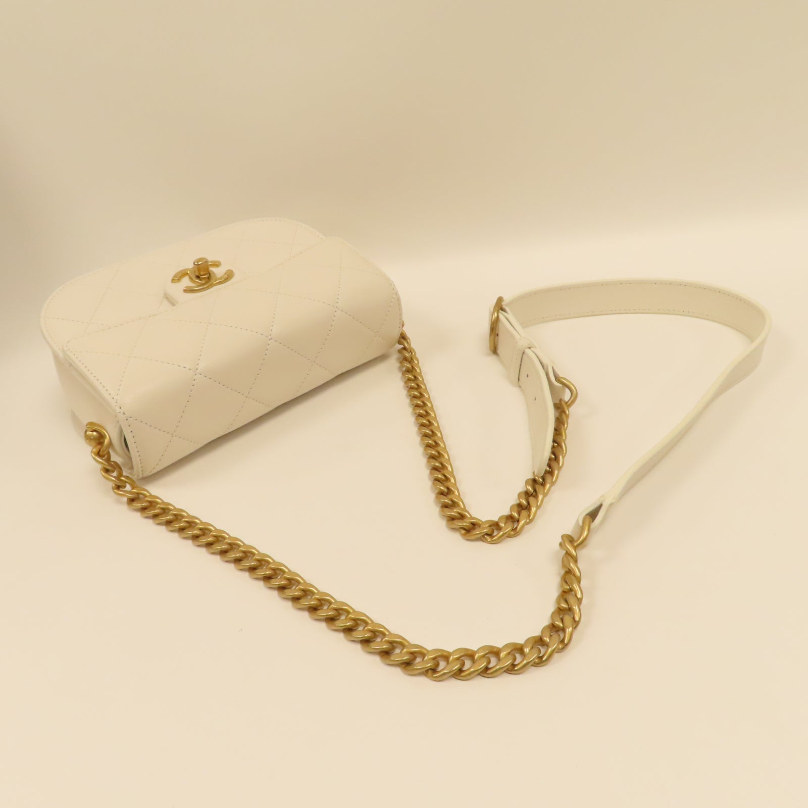 CHANEL 菱格牛皮皮革Shoulder Bag金扣鏈帶肩背袋白色