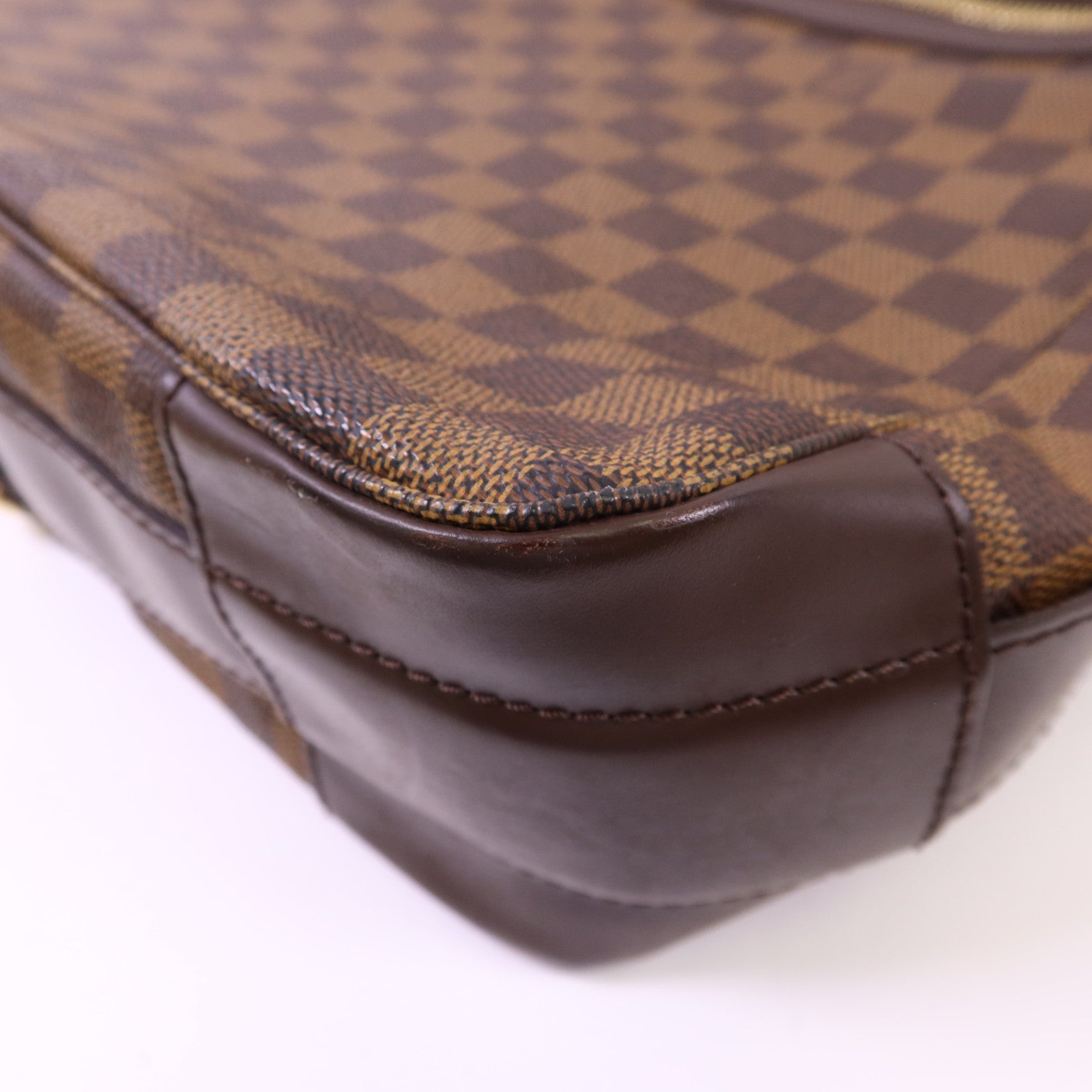LOUIS VUITTON Damier Bastille金扣肩背袋