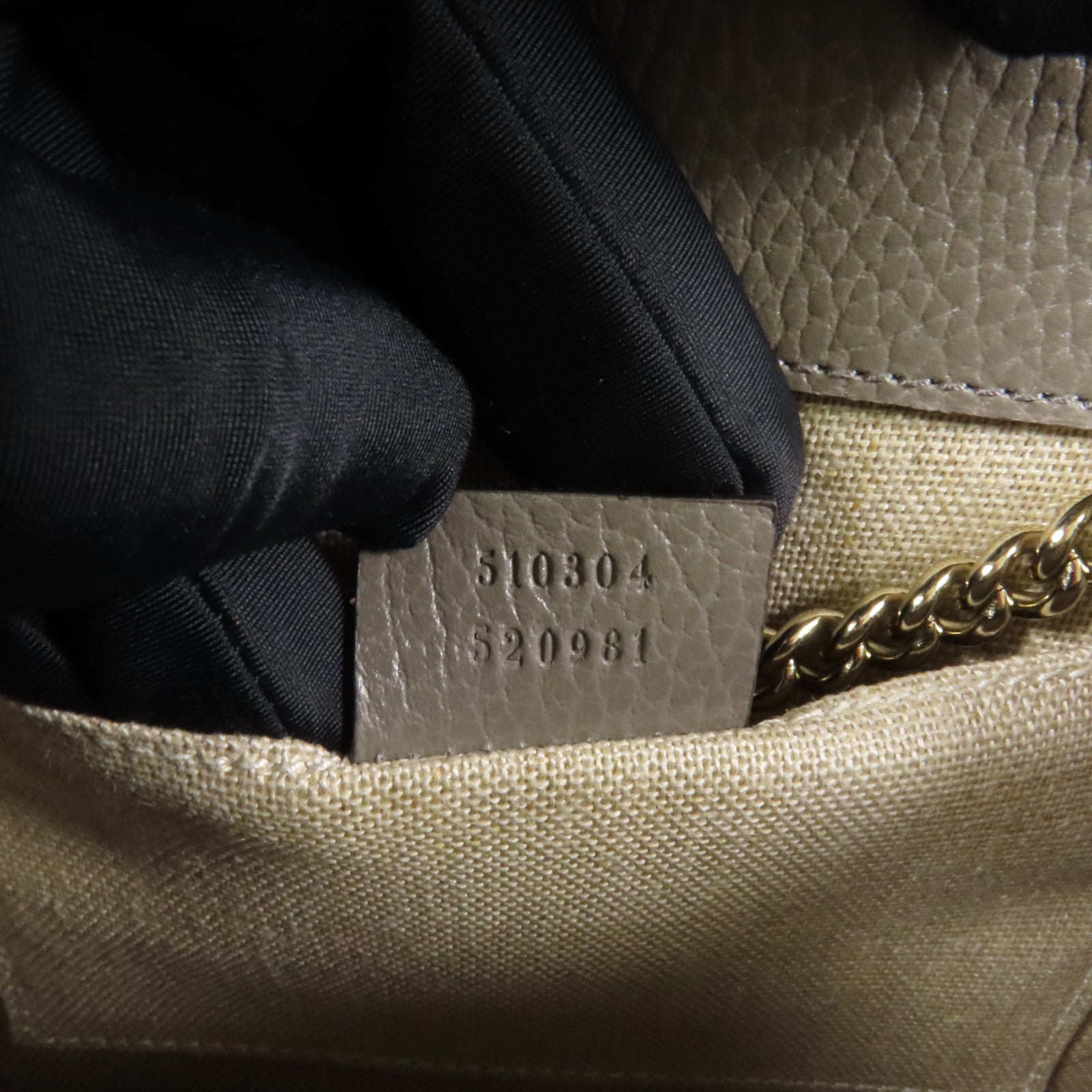 GUCCI 牛皮皮革Interlocking G金扣鏈帶肩背袋