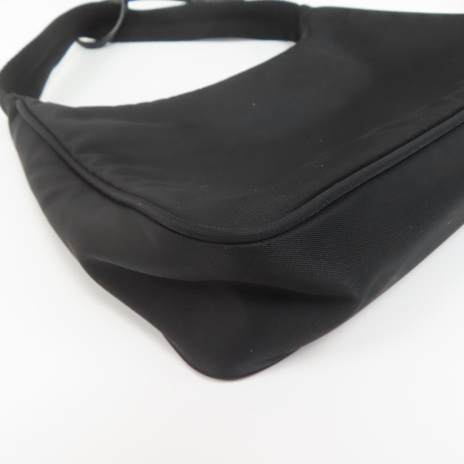 PRADA 【激減優惠】尼龍Handbag銀扣手挽袋黑色