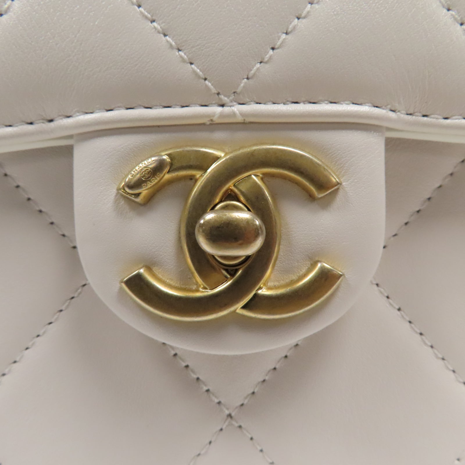 CHANEL 菱格牛皮皮革Shoulder Bag金扣鏈帶肩背袋白色