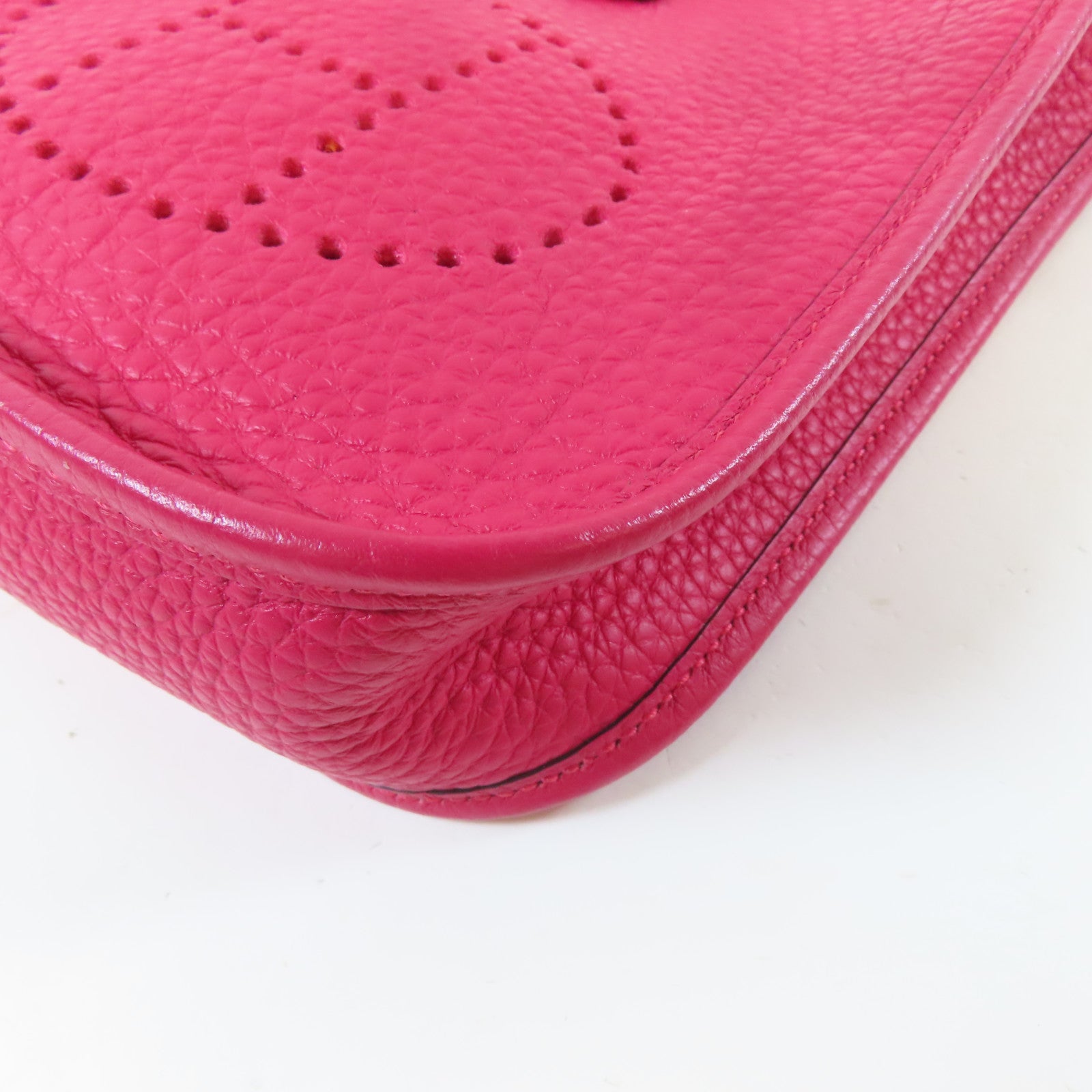 HERMES 【激減優惠】Taurillon Clemence皮革Evelyne TPM Shoulder Bag銀扣肩背袋粉紅色