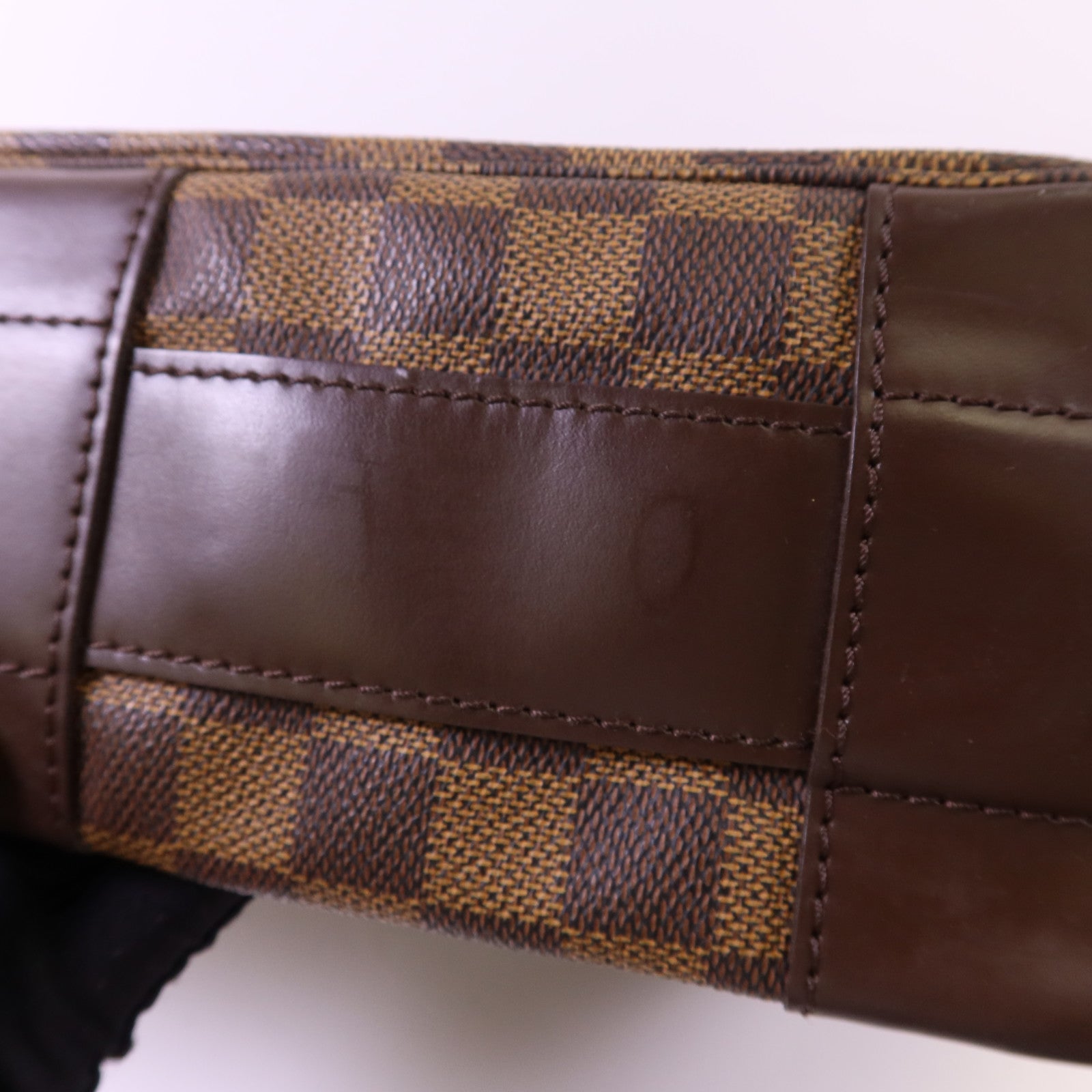 LOUIS VUITTON Damier Bastille金扣肩背袋