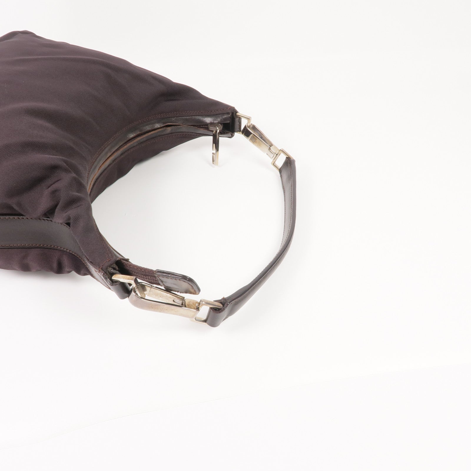 GUCCI 尼龍Handbag銀扣肩背袋