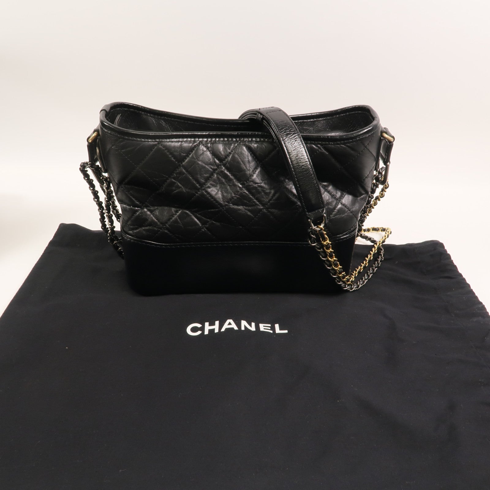 CHANEL 牛皮皮革Gabrielle Medium肩背袋