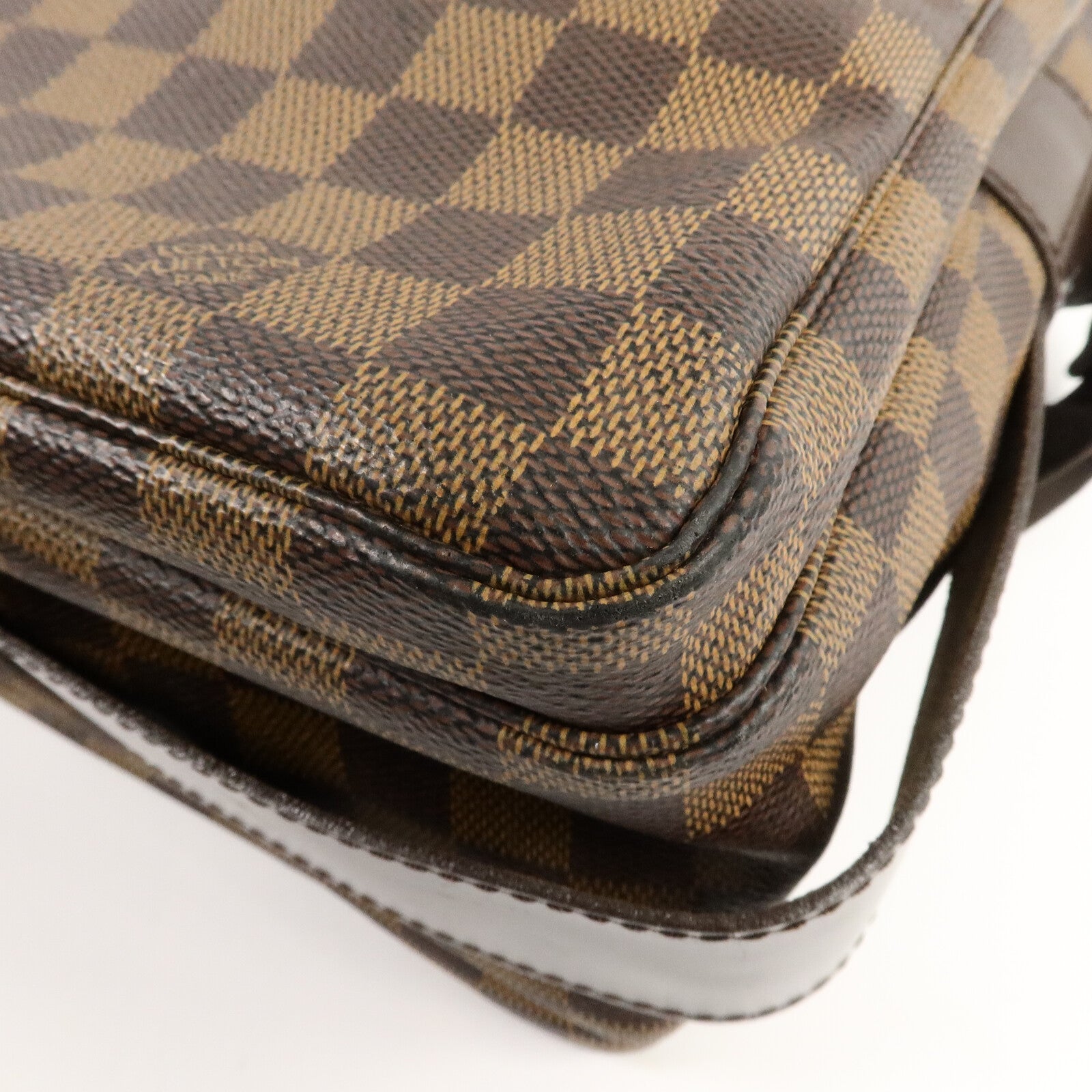 LOUIS VUITTON Damier Naviglio肩背袋