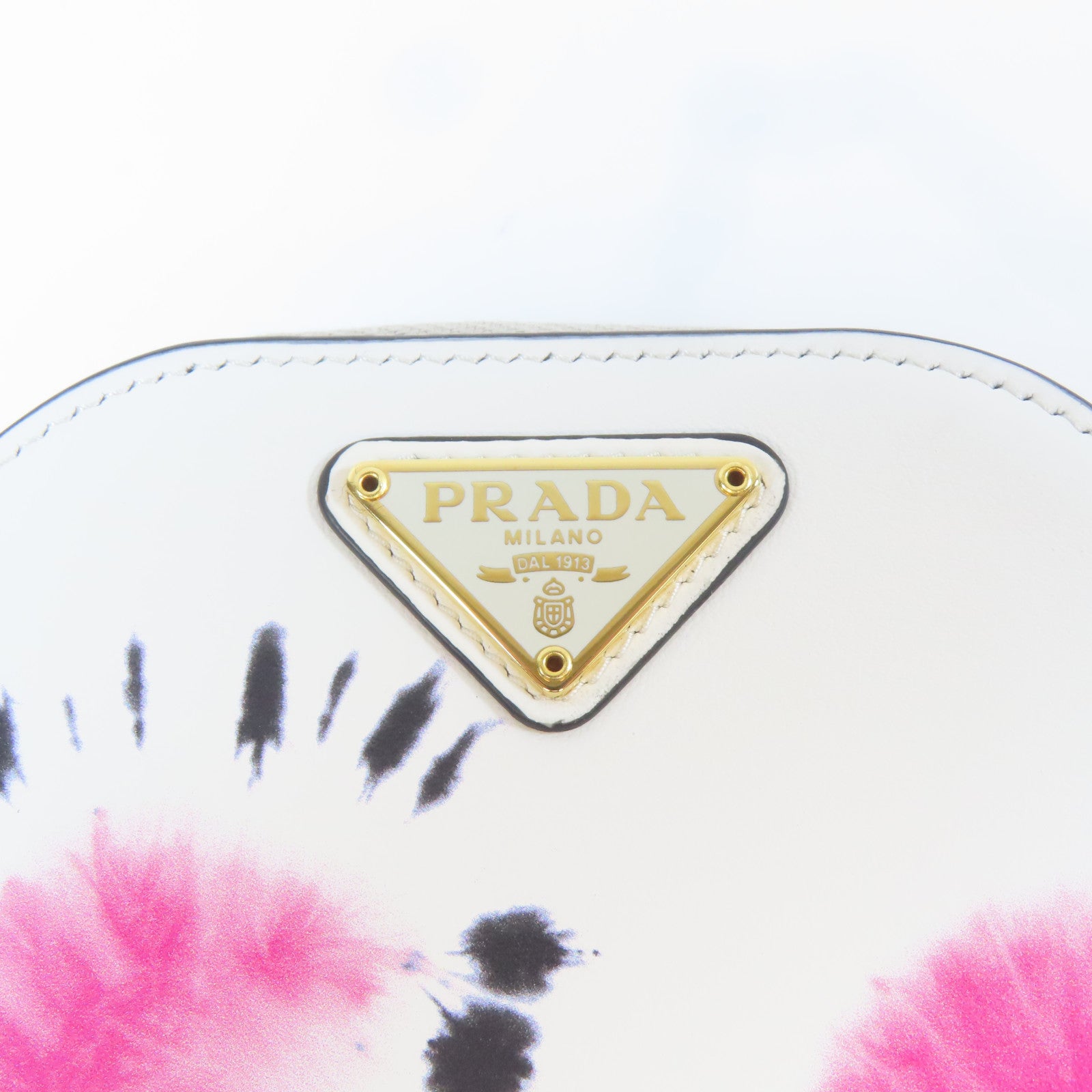 PRADA 皮革Mini Cargo Crossbody Bag金扣手挽肩背兩用袋白色