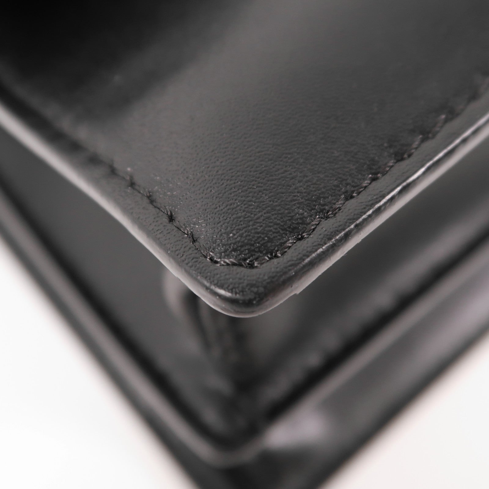 FENDI 牛皮皮革Kan I Monster Eyes銀扣鏈帶肩背袋