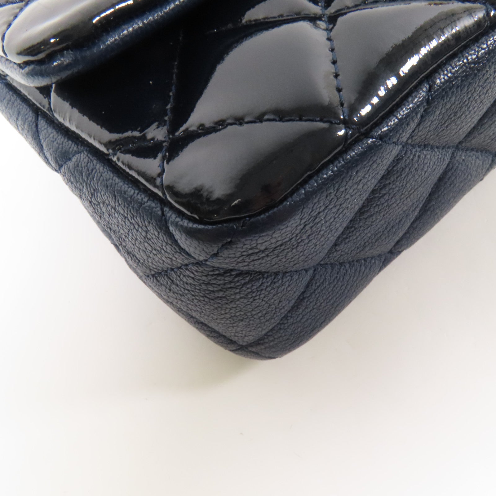 CHANEL 漆皮皮革Chain Shoulder金扣肩背袋
