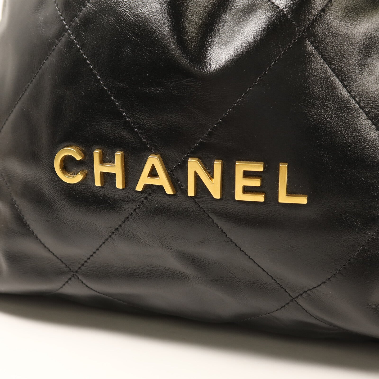 CHANEL 【激減優惠】牛皮皮革22 Backpack金扣鏈帶背包