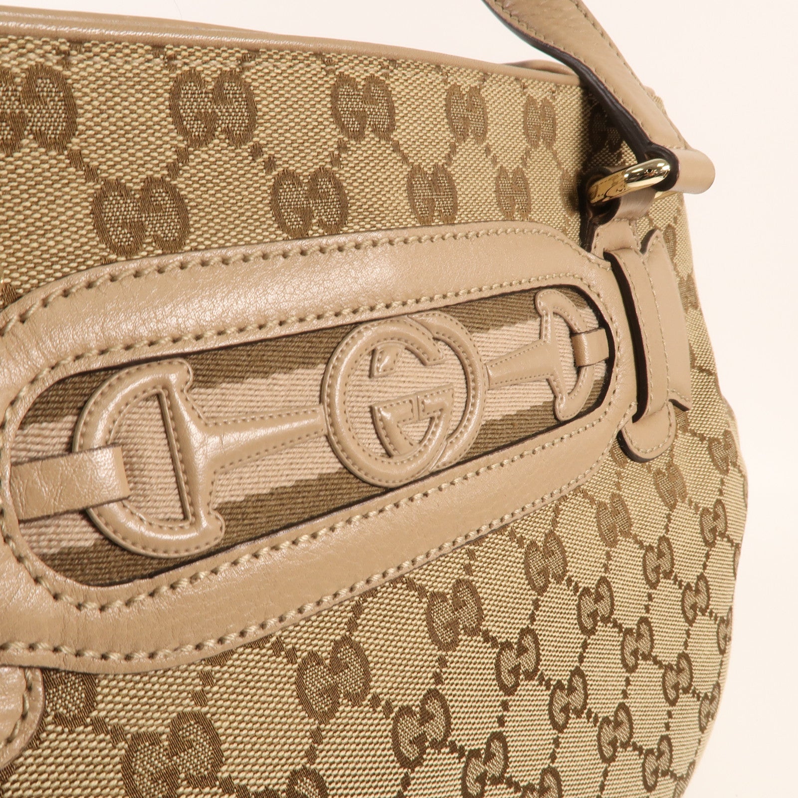 GUCCI 帆布GG Horsebit金扣肩背袋