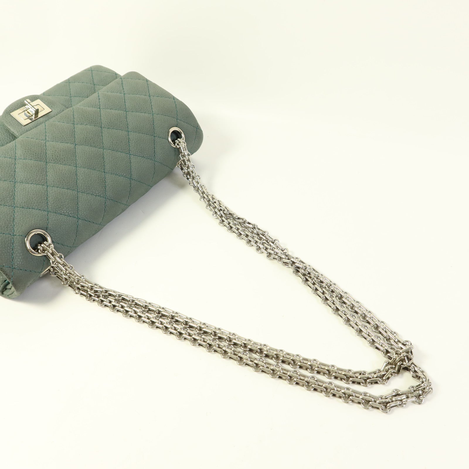 CHANEL 牛皮皮革2.55銀扣鏈帶肩背袋