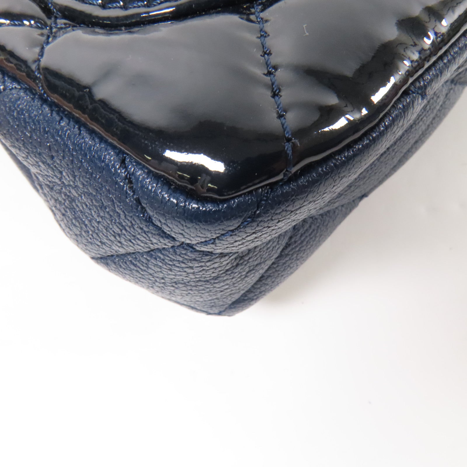 CHANEL 漆皮皮革Chain Shoulder金扣肩背袋