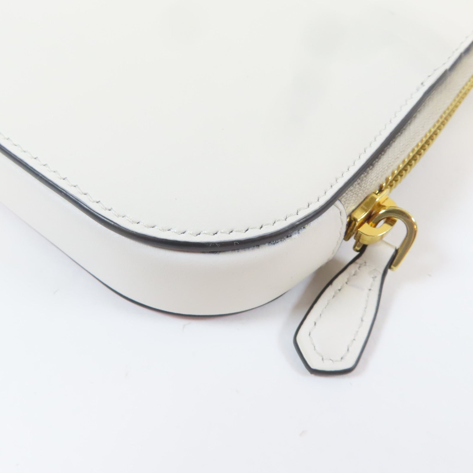 PRADA 皮革Mini Cargo Crossbody Bag金扣手挽肩背兩用袋白色
