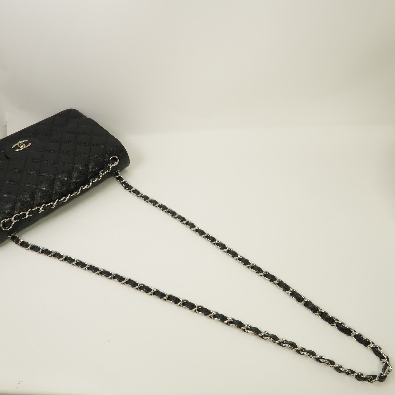 CHANEL 【激減優惠】菱格Caviar皮革Classic Jumbo銀扣鏈帶肩背袋黑色