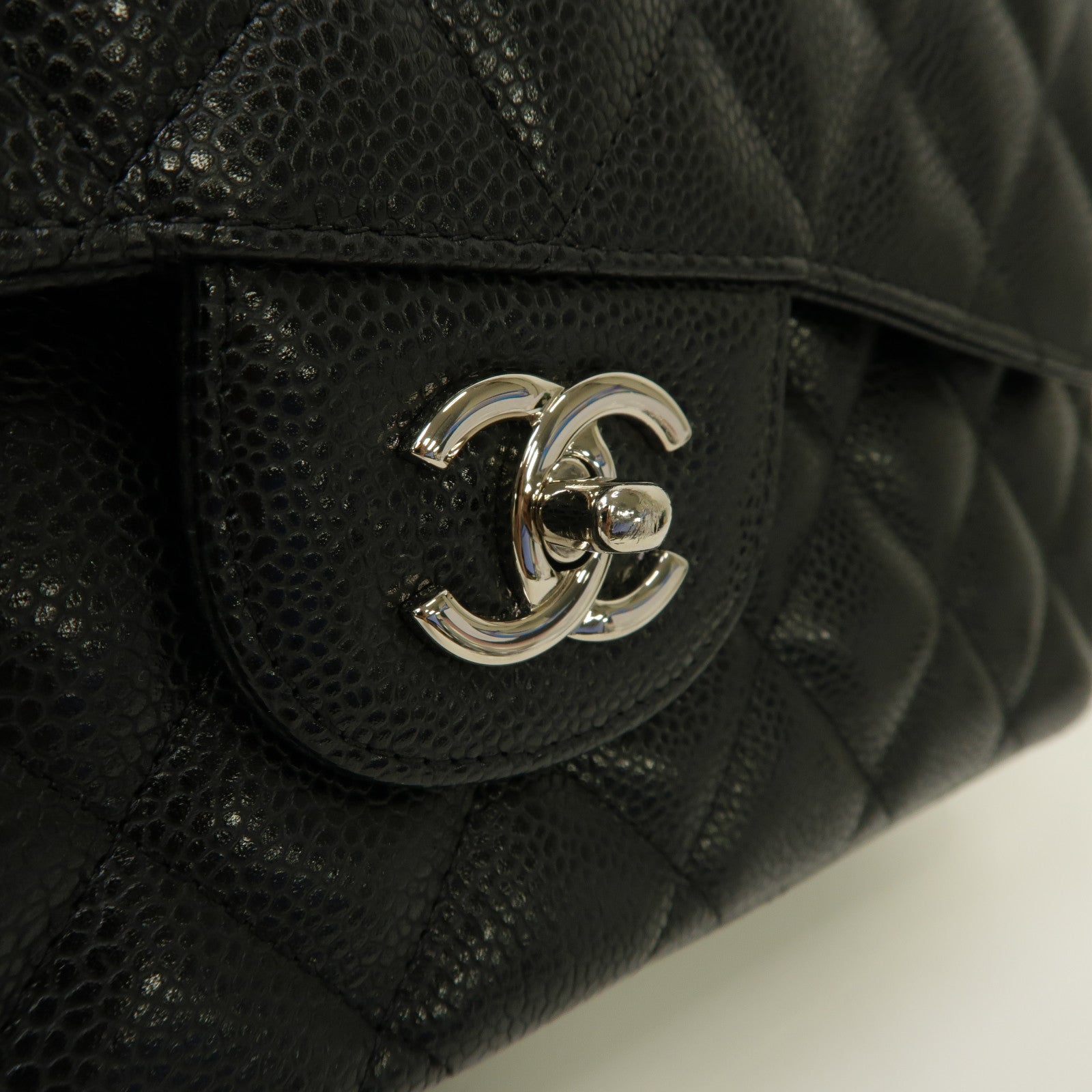 CHANEL 【激減優惠】菱格Caviar皮革Classic Jumbo銀扣鏈帶肩背袋黑色