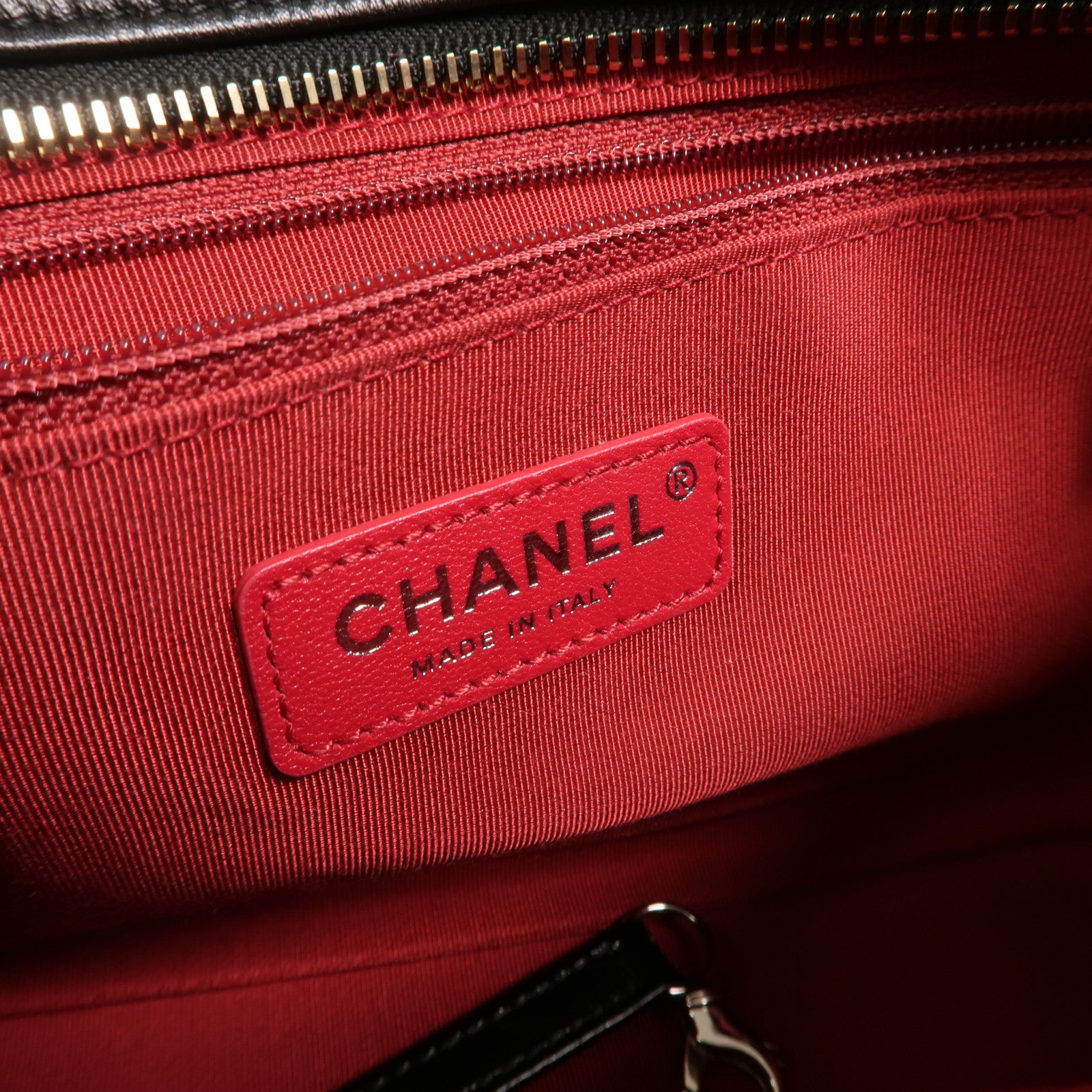 CHANEL 牛皮皮革Gabrielle Medium肩背袋