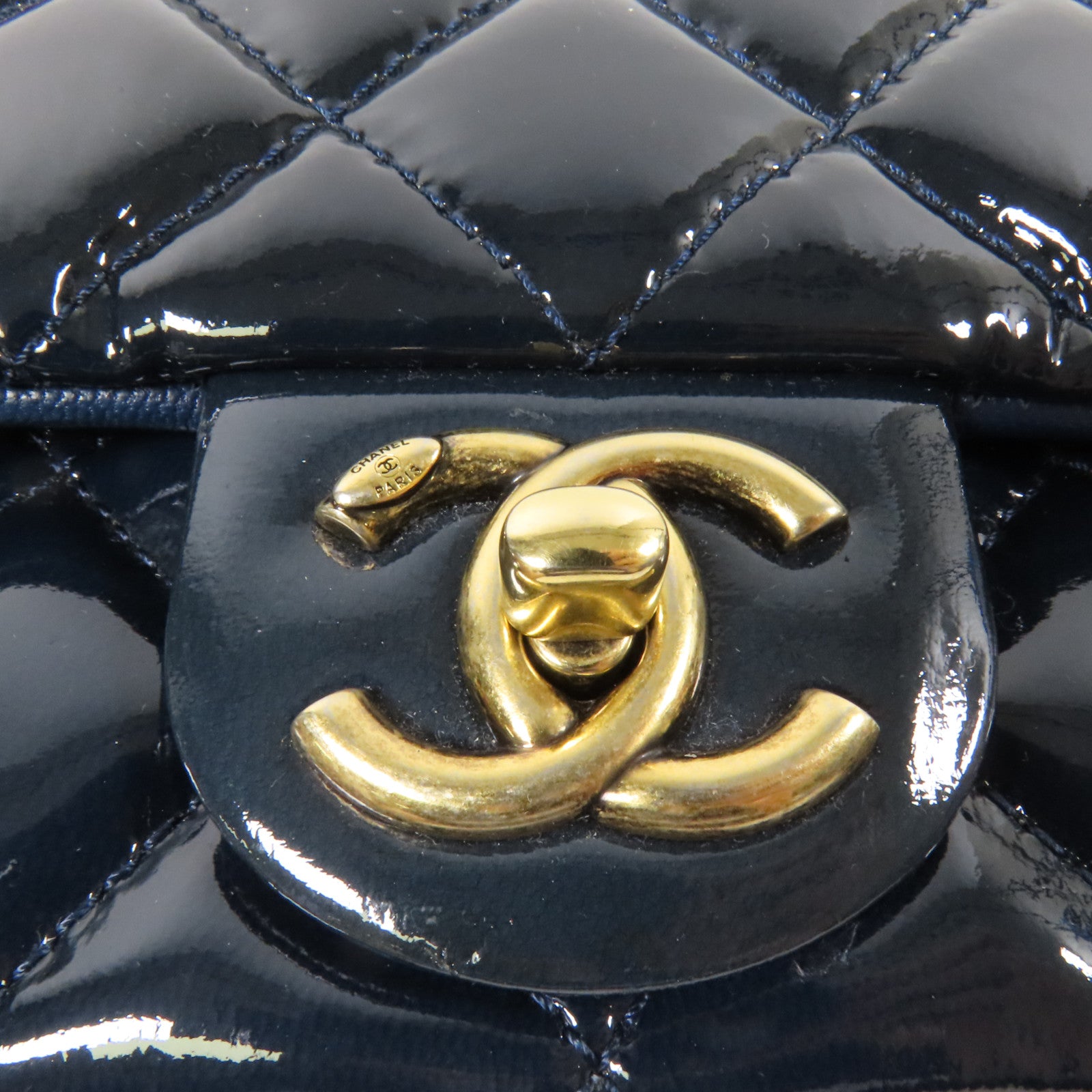 CHANEL 漆皮皮革Chain Shoulder金扣肩背袋