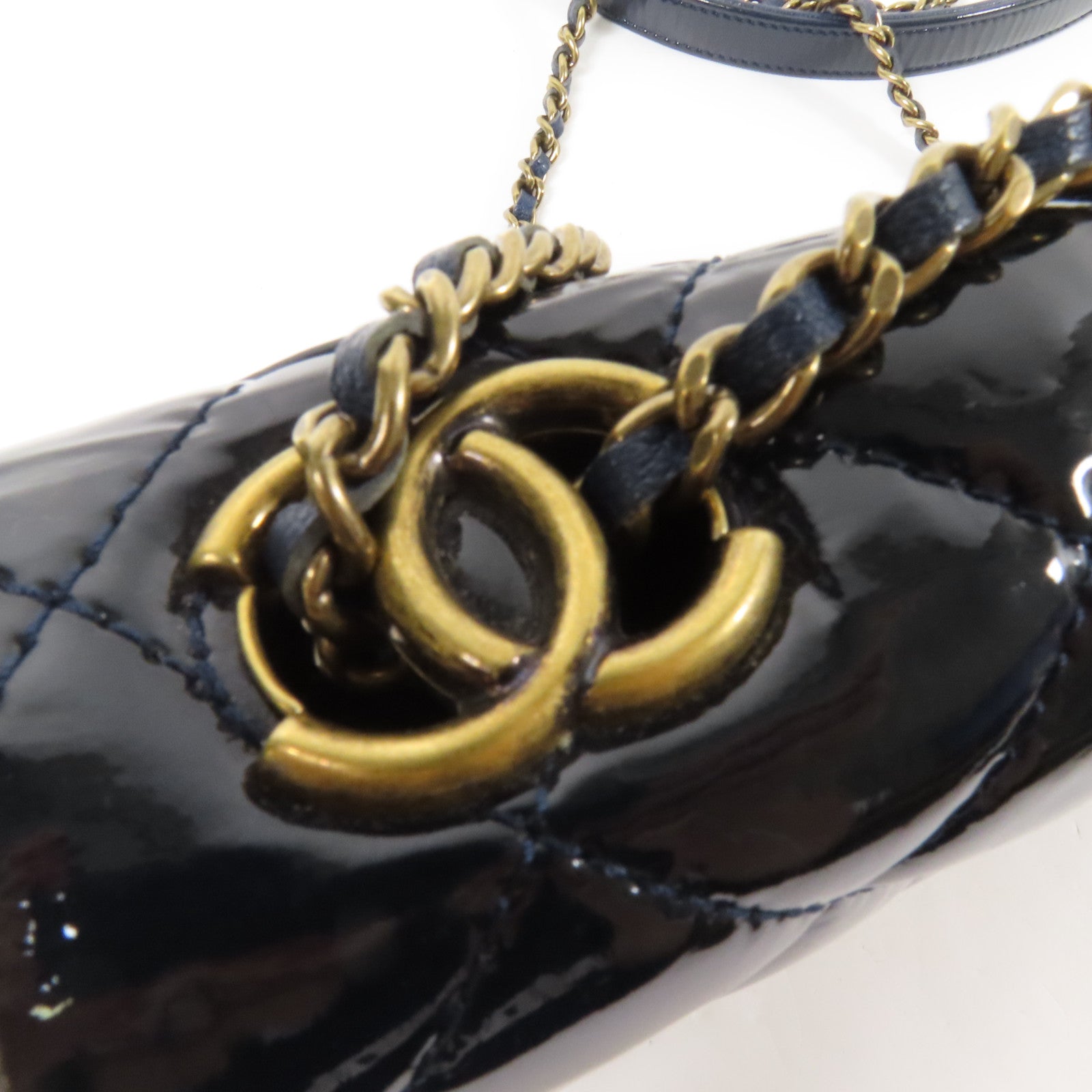 CHANEL 漆皮皮革Chain Shoulder金扣肩背袋