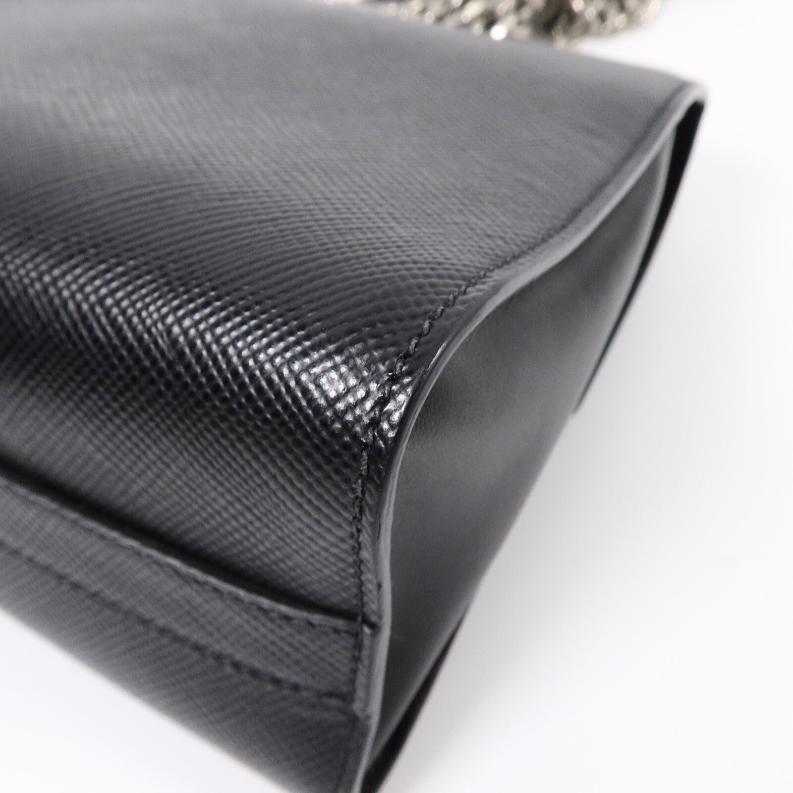 PRADA Saffiano Monochrome鏈帶肩背袋