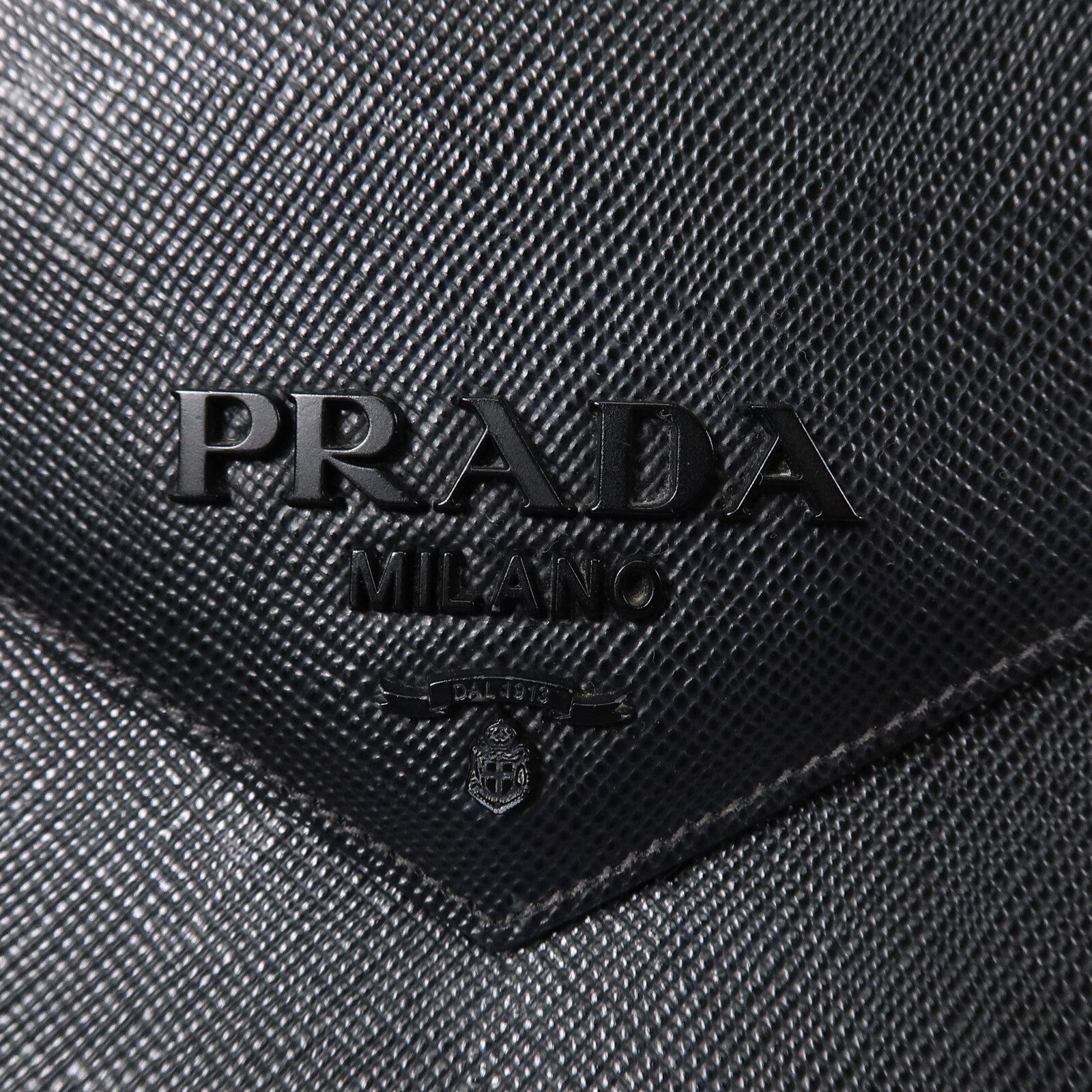 PRADA Saffiano Monochrome鏈帶肩背袋