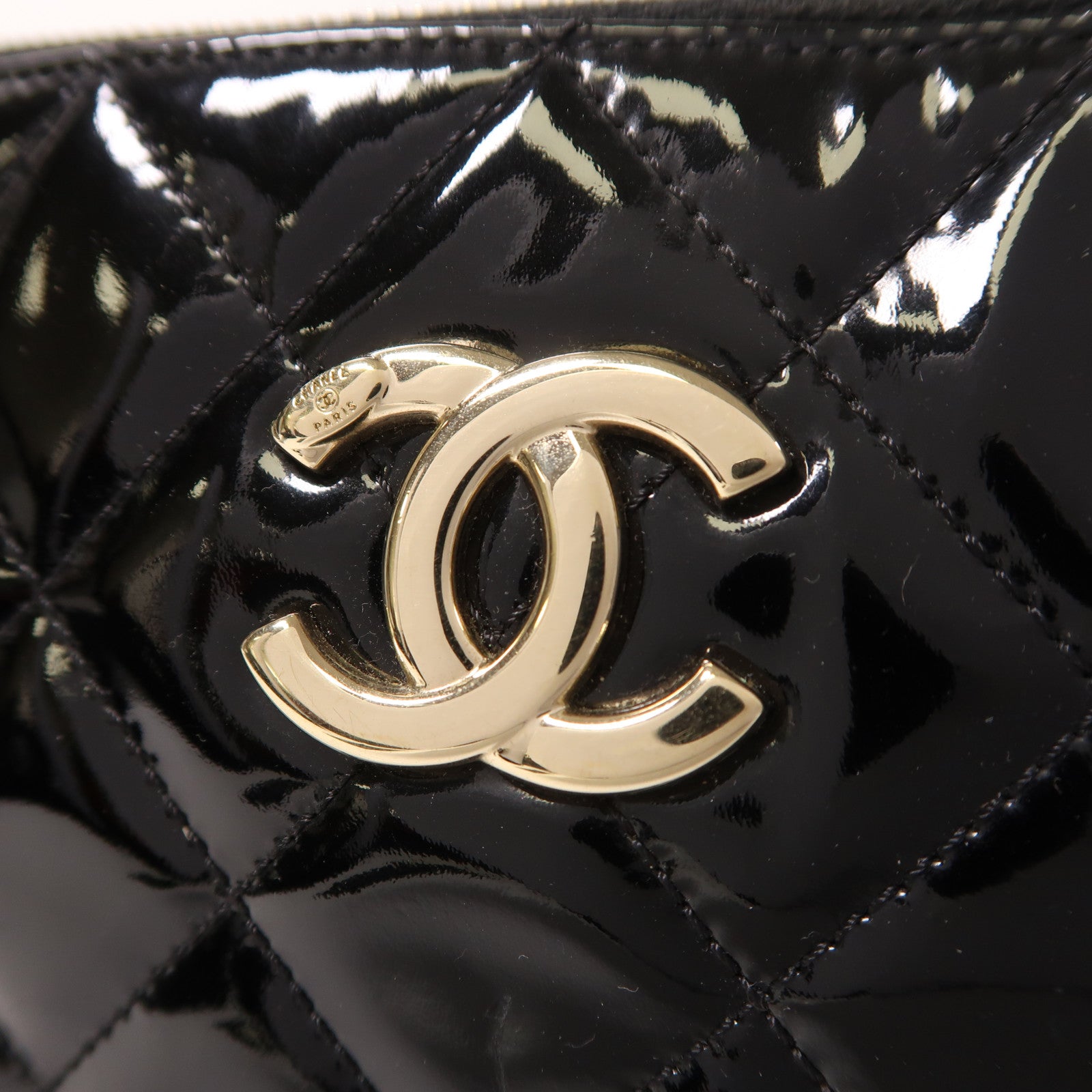 CHANEL 漆皮皮革Chain Shoulder金扣鏈帶肩背袋