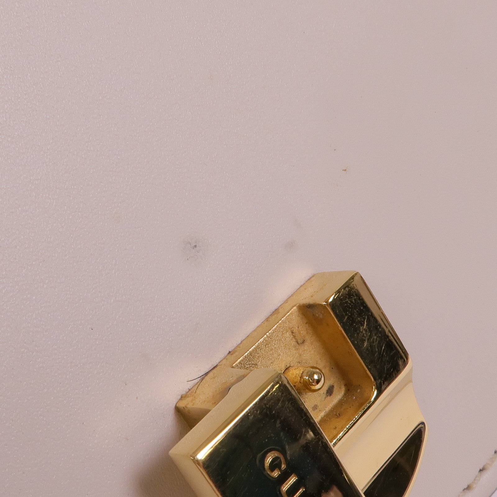 GUCCI 皮革Sylvie金扣鏈帶肩背袋
